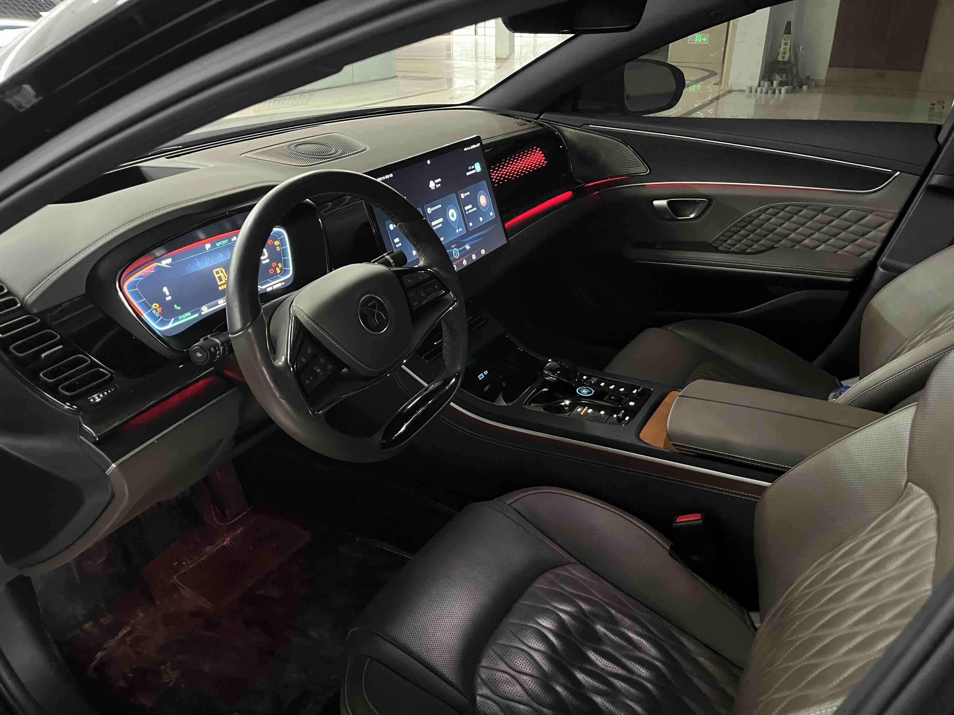 BYD Han 2023 car image #9