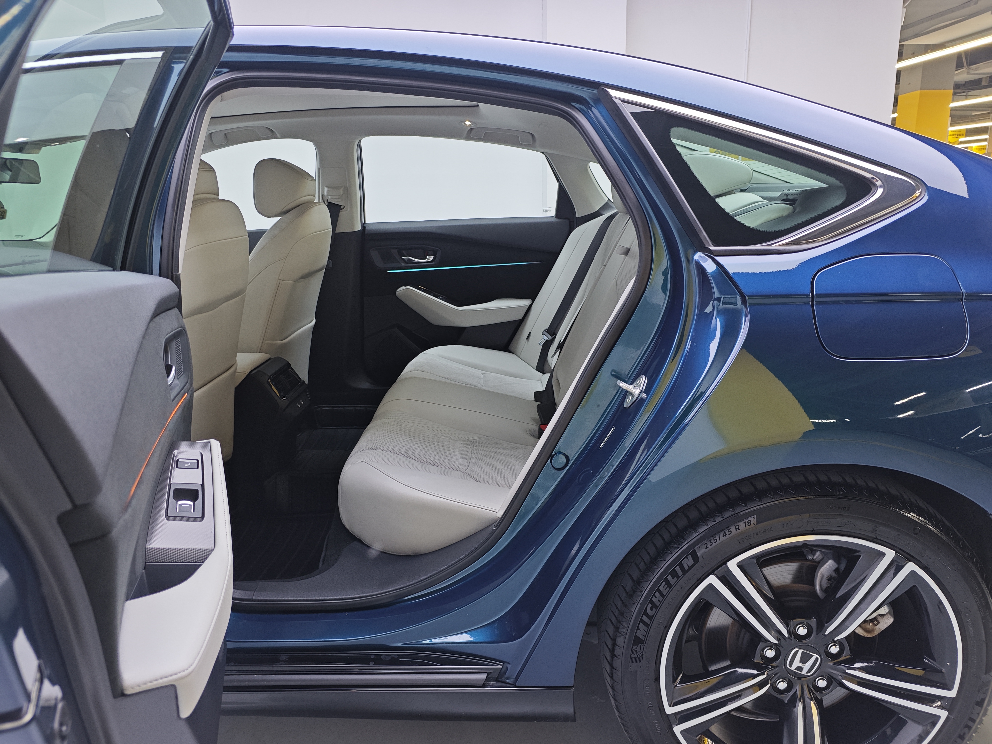 Honda Accord New Energy 2023 car image #9