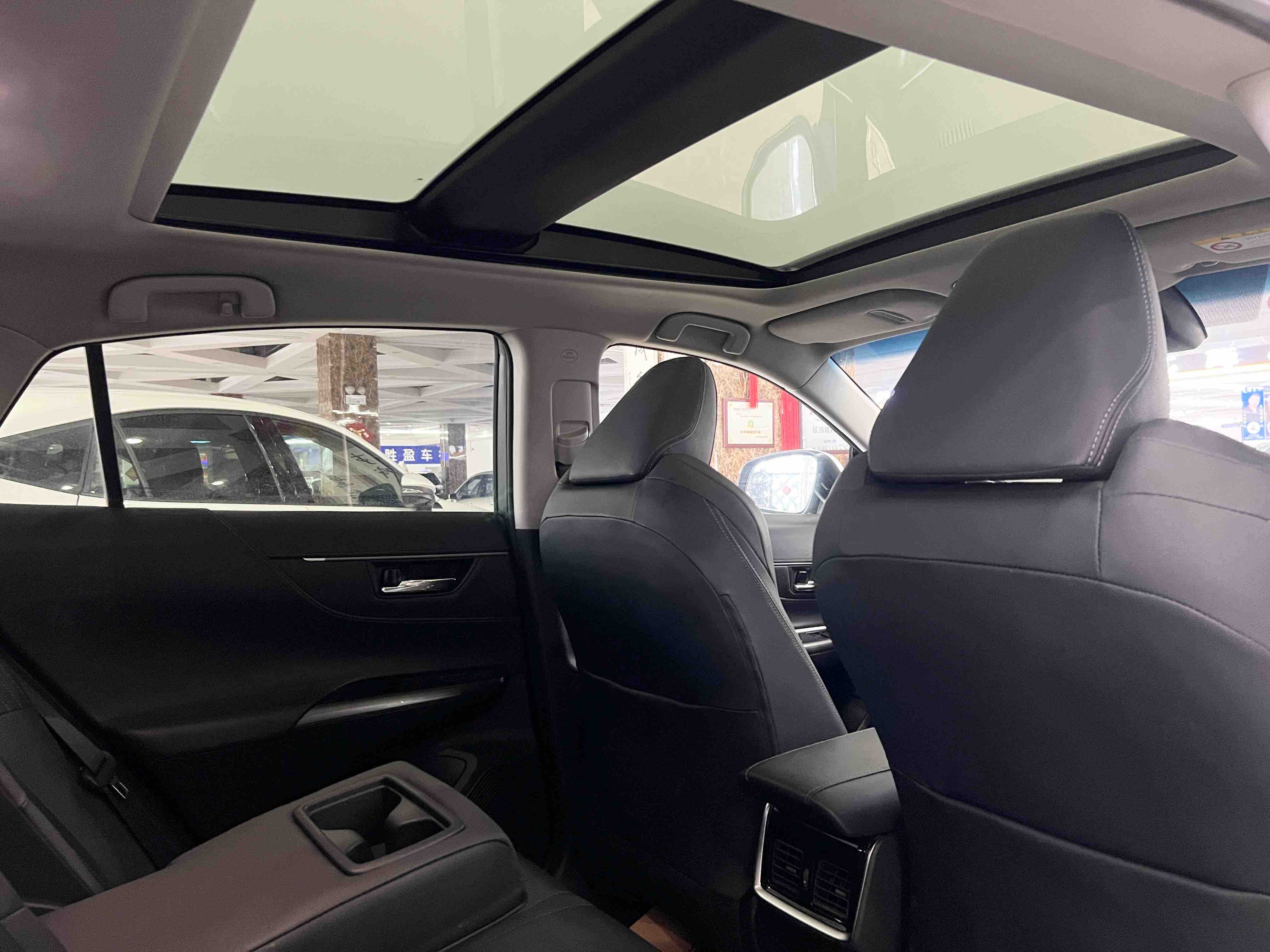 Toyota Harrier 2024 car image #9