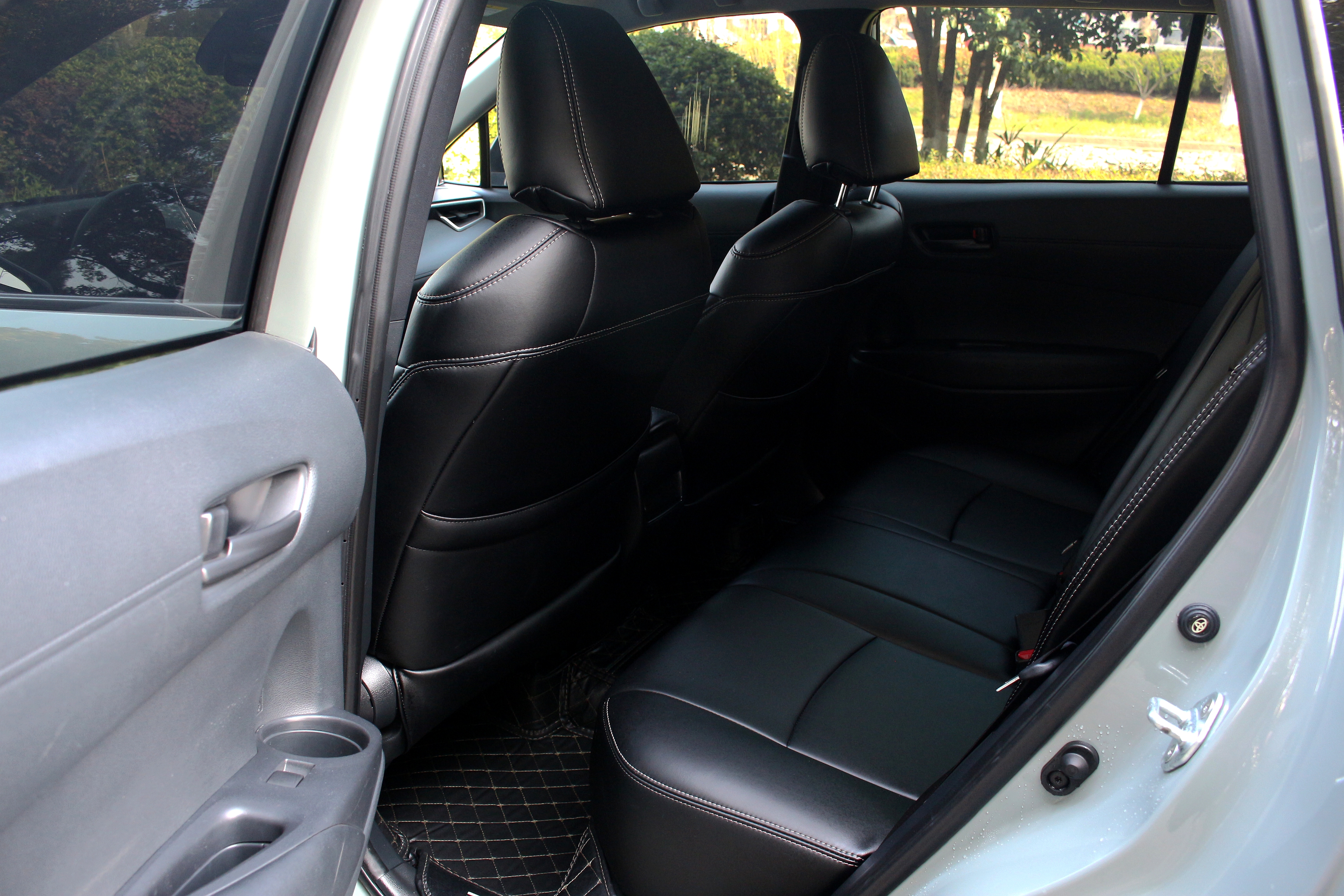 Toyota Corolla Cross 2023 immagine di auto #9