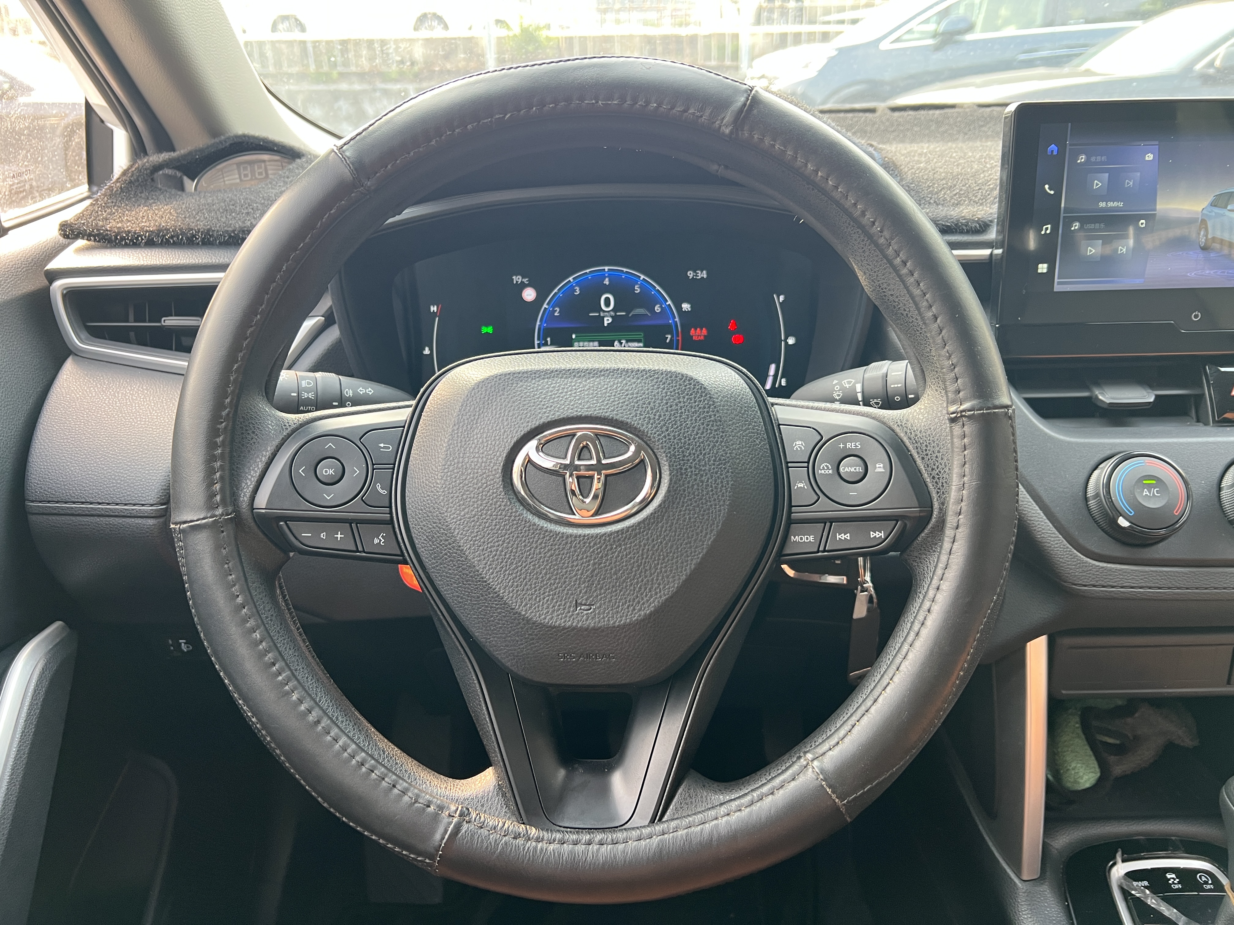 Toyota Corolla Cross 2023 #9 Toyota Corolla Cross 2023 car image #9