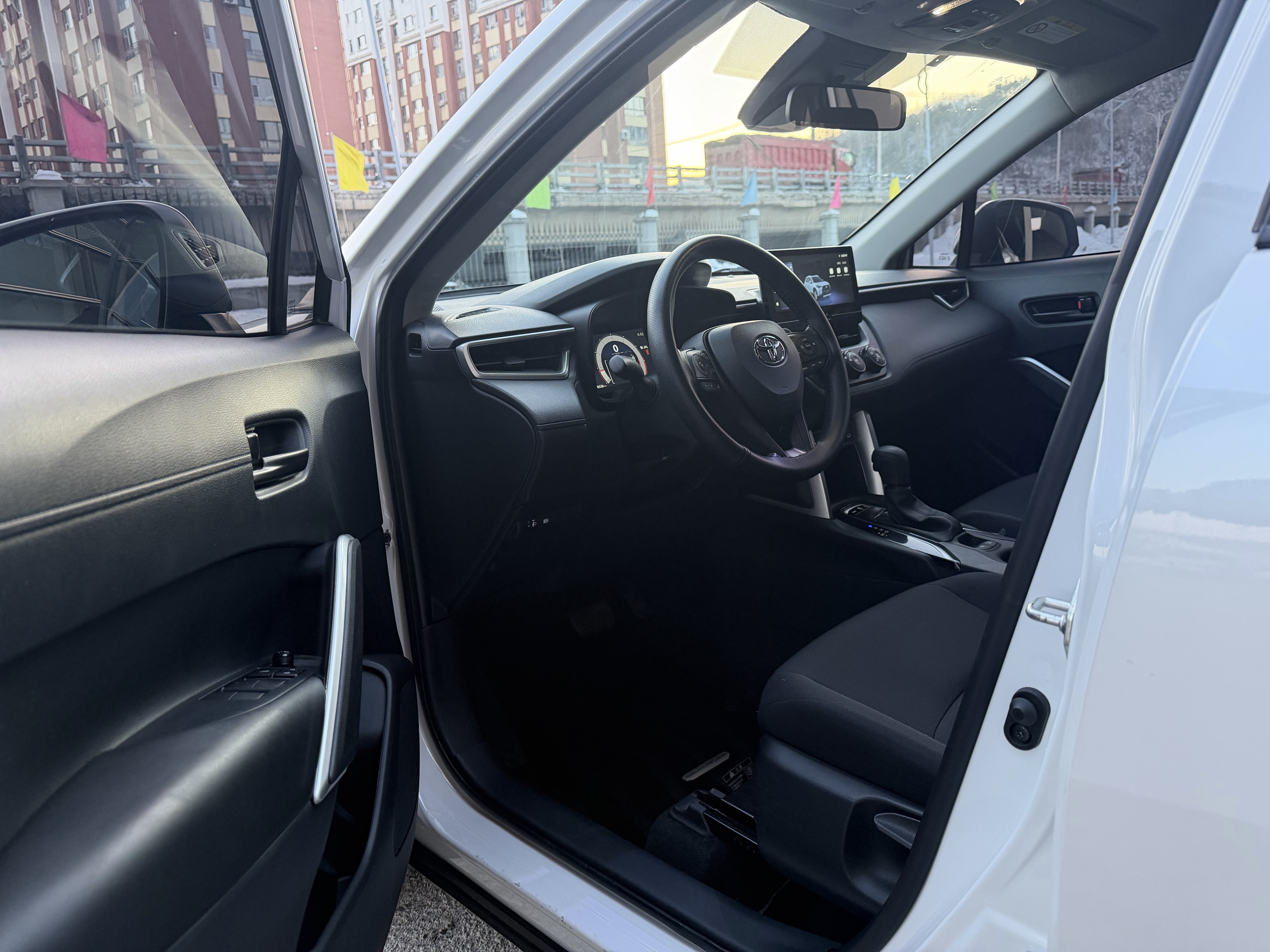 Toyota Corolla Cross 2024 immagine di auto #9