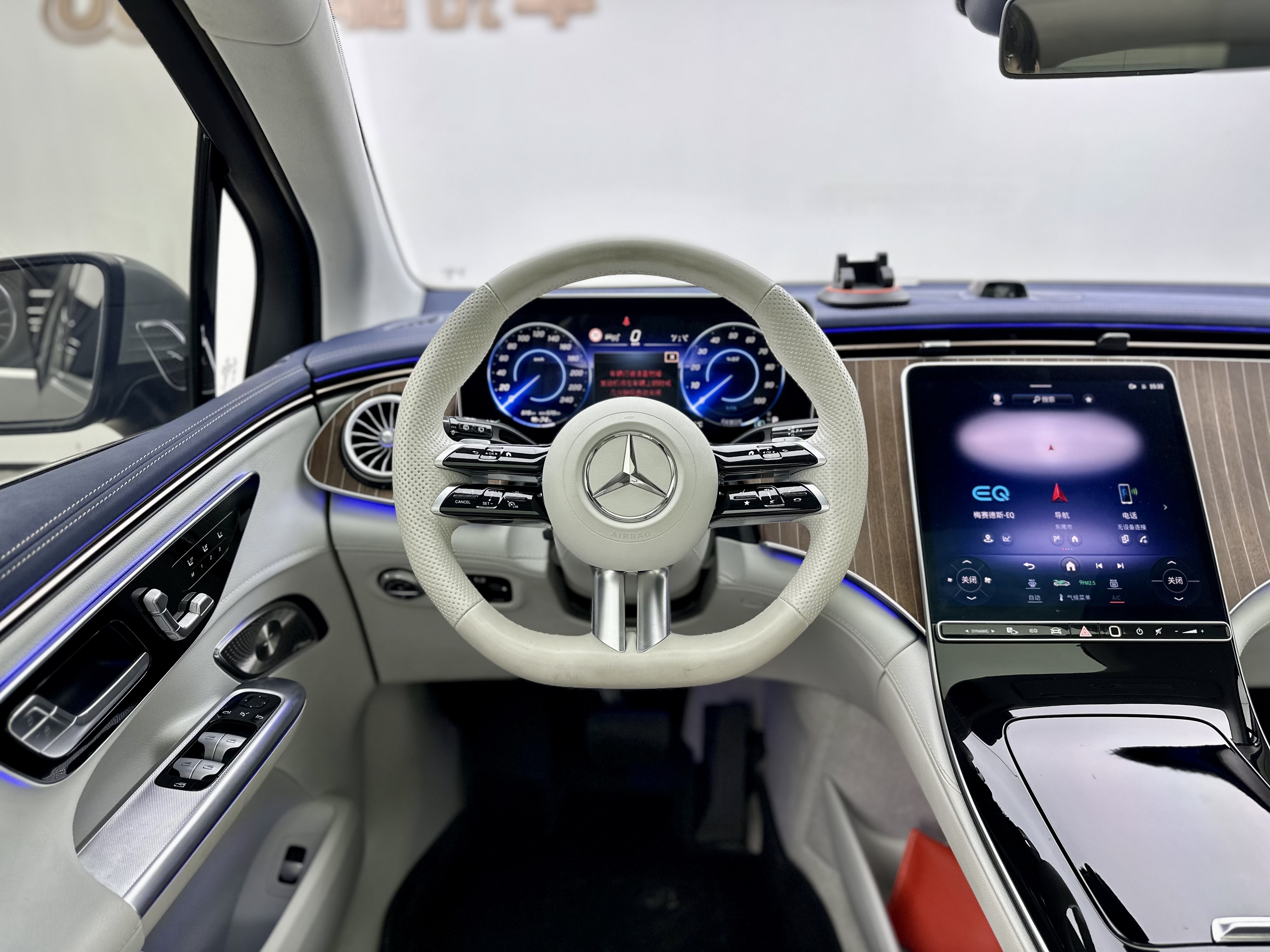 Mercedes-Benz EQE SUV 2025 #9 Mercedes-Benz EQE SUV 2025 car image #9