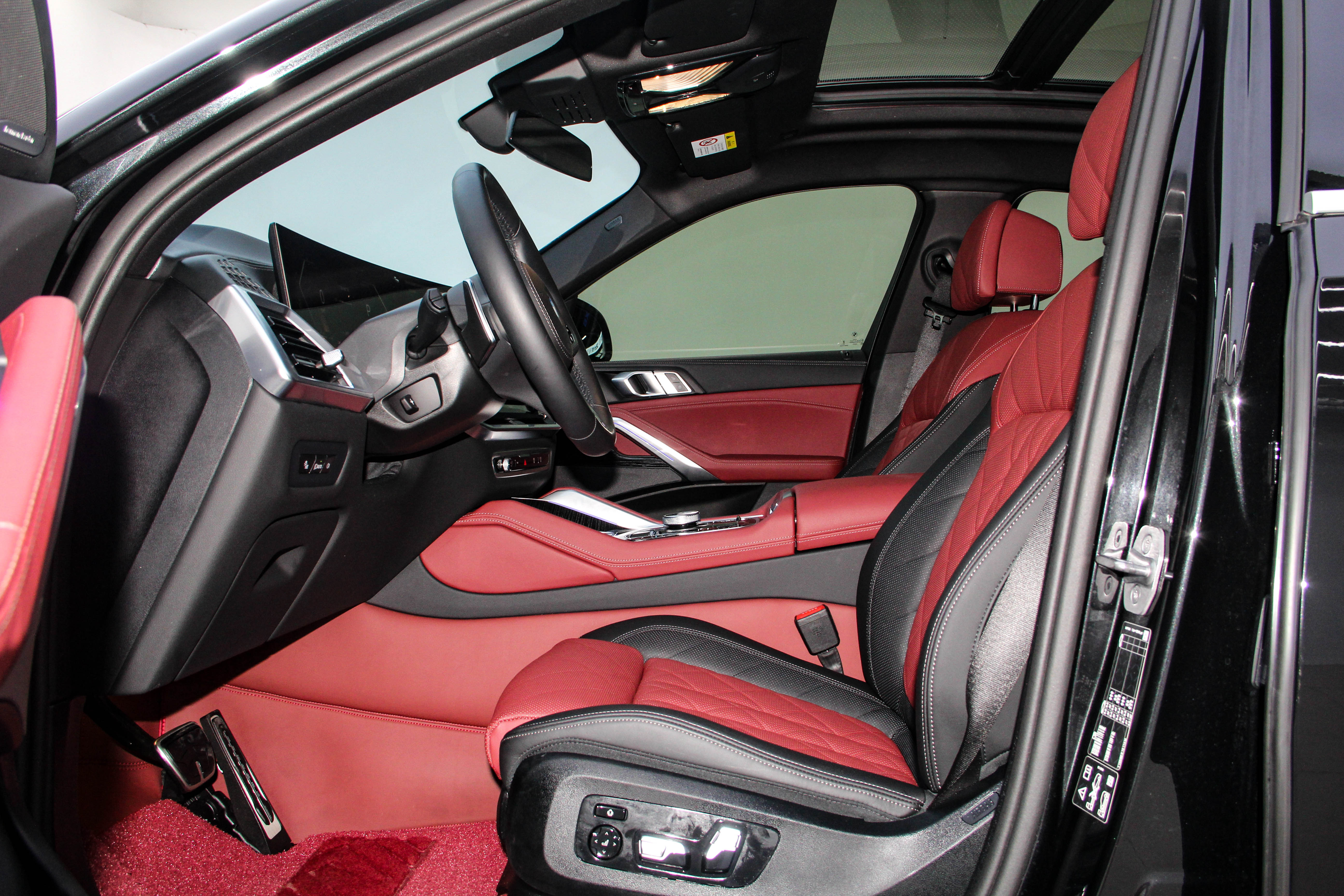 BMW X6 2025 car image #9