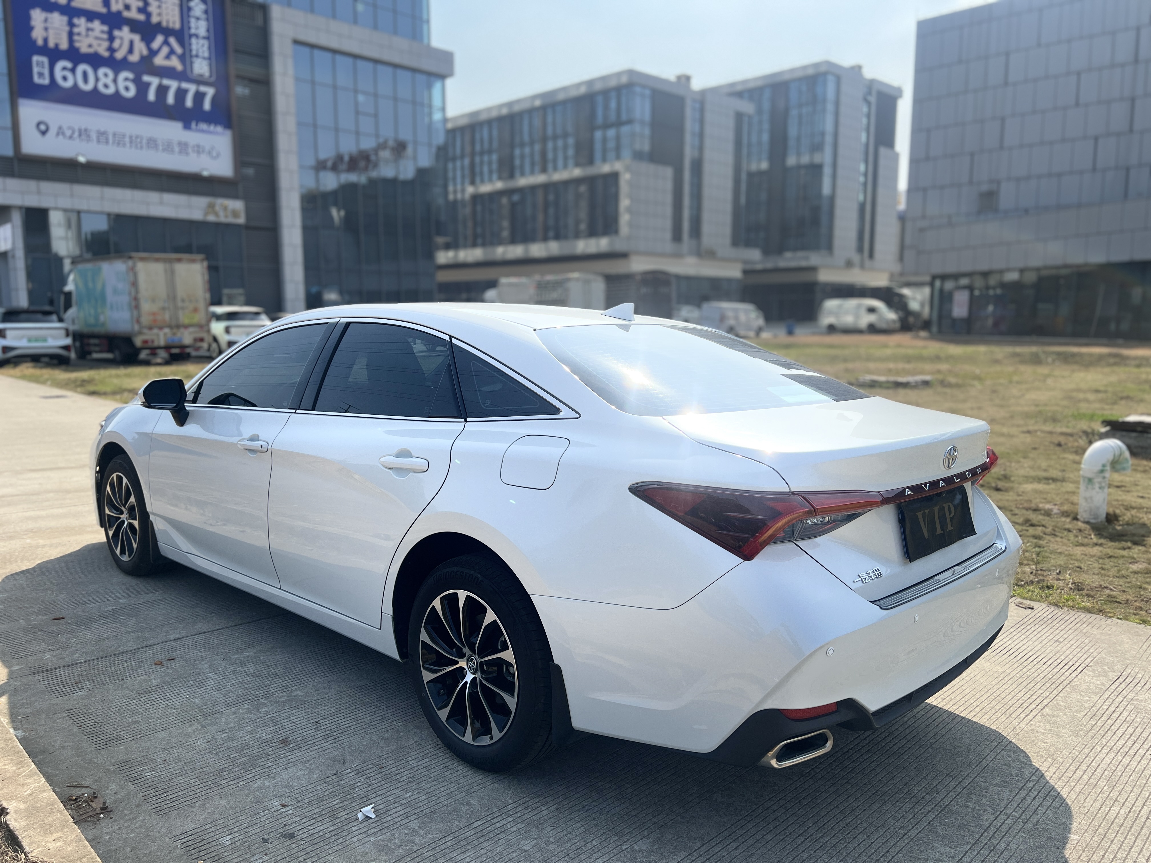 Toyota Avalon 2024 car image #9