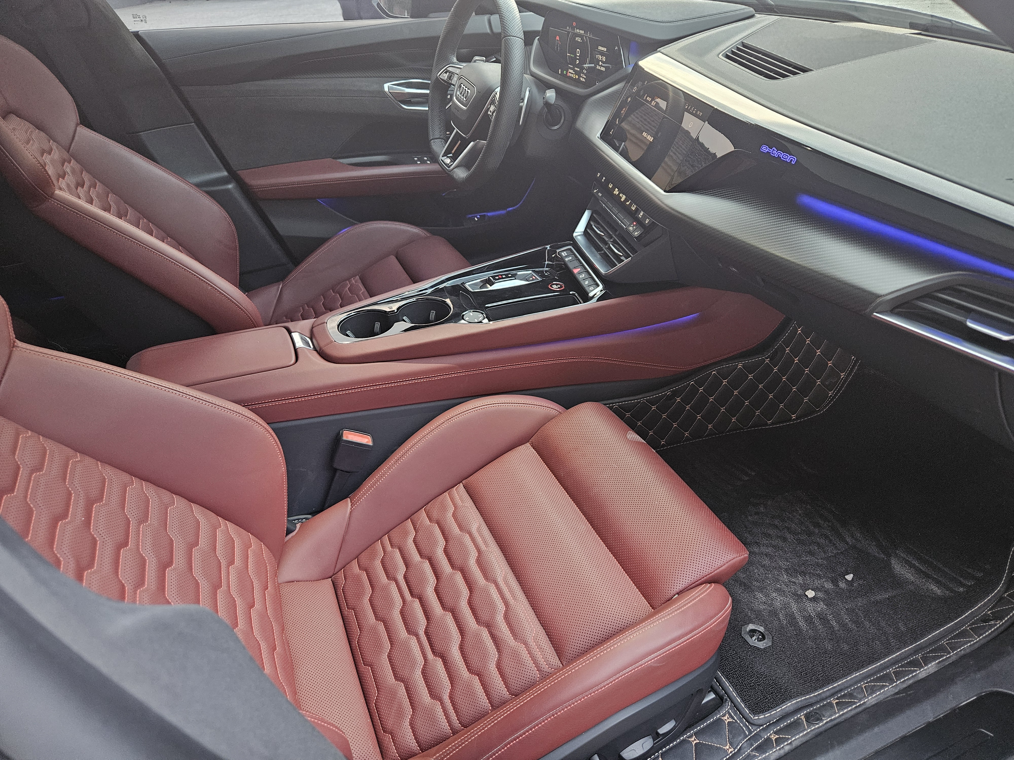 Audi e-tron GT 2023 car image #9