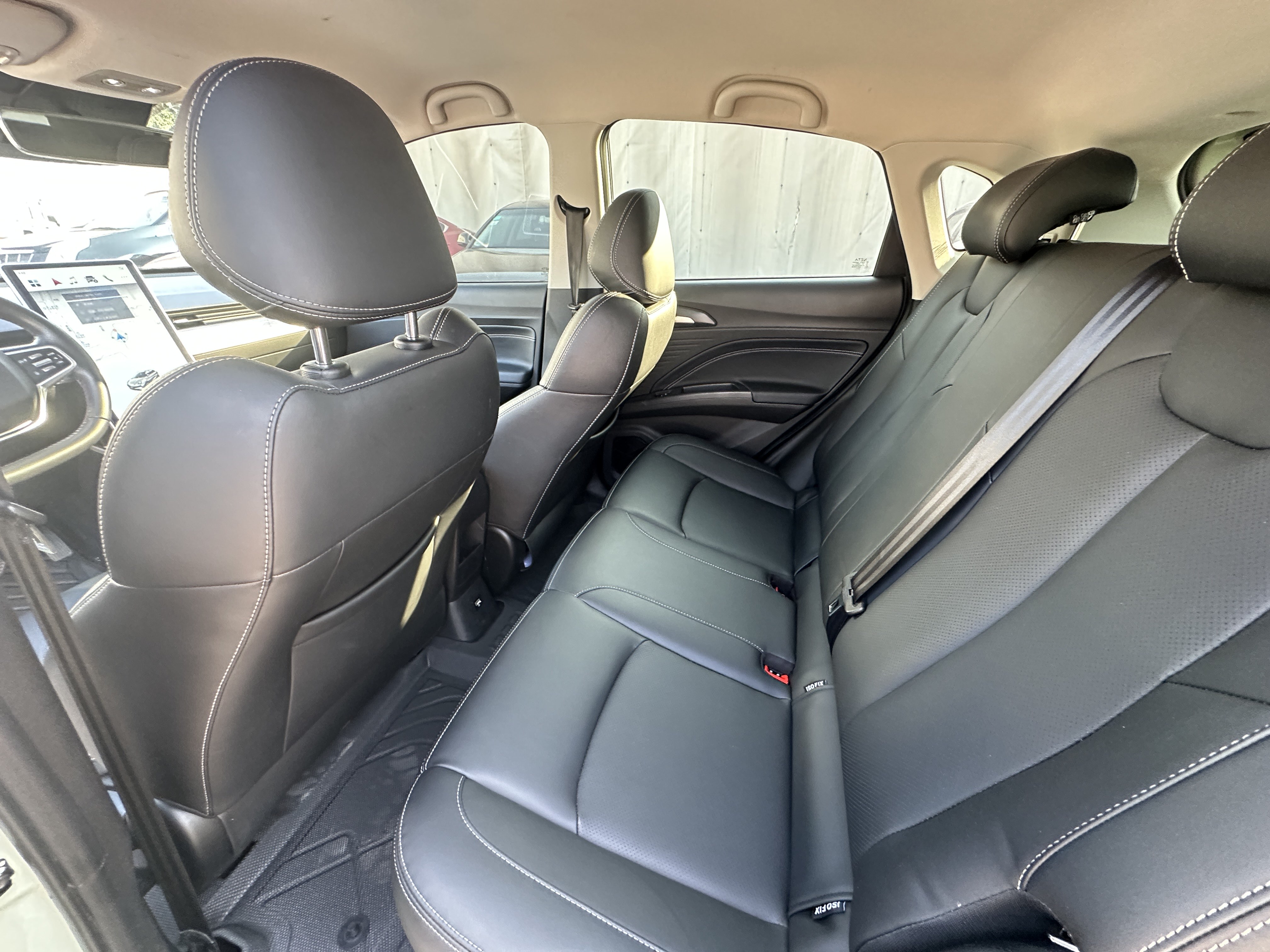 哪吒汽车 哪吒AYA 2023 汽车图片 #9