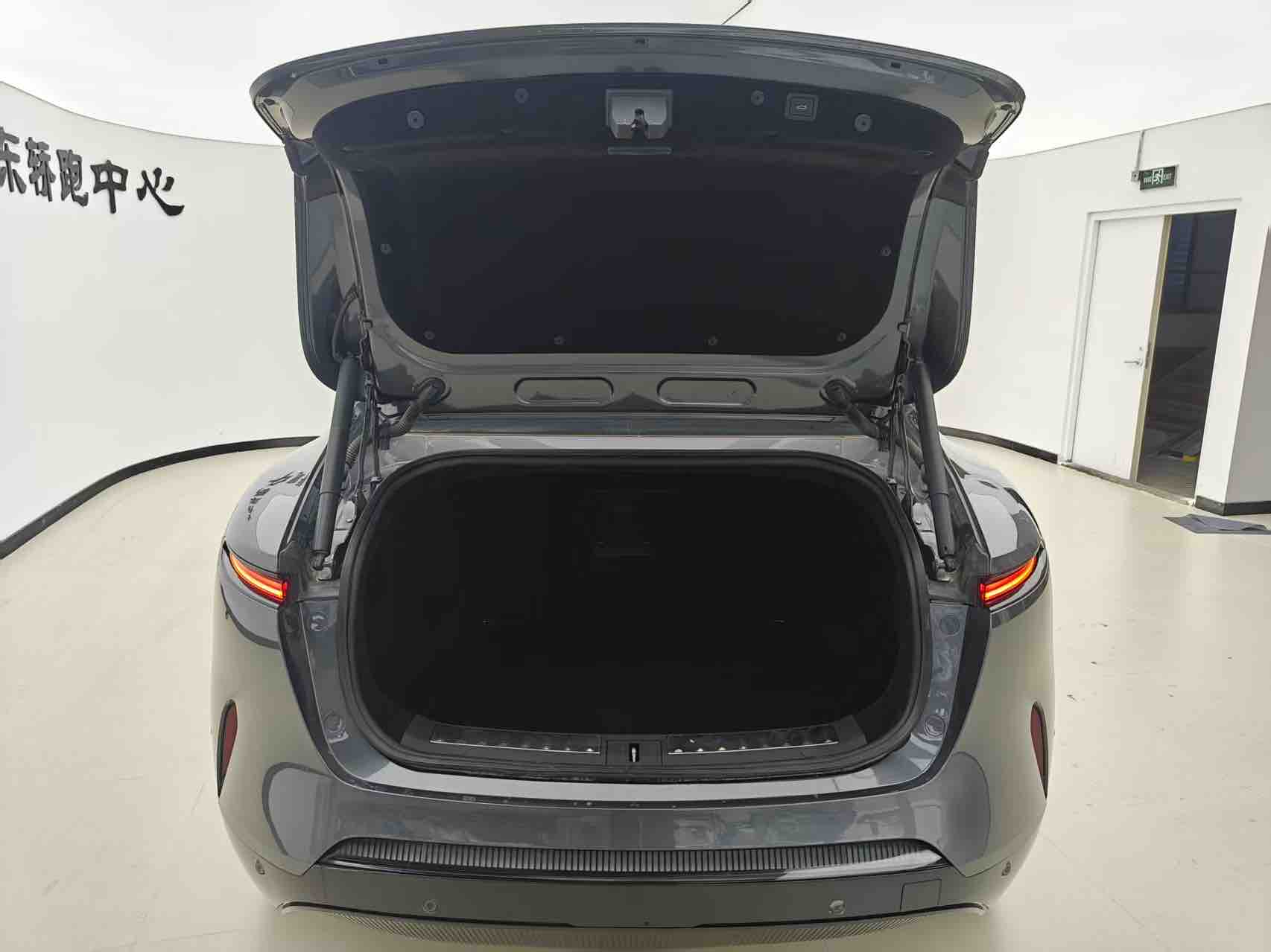 Avatr 2023 car image #9