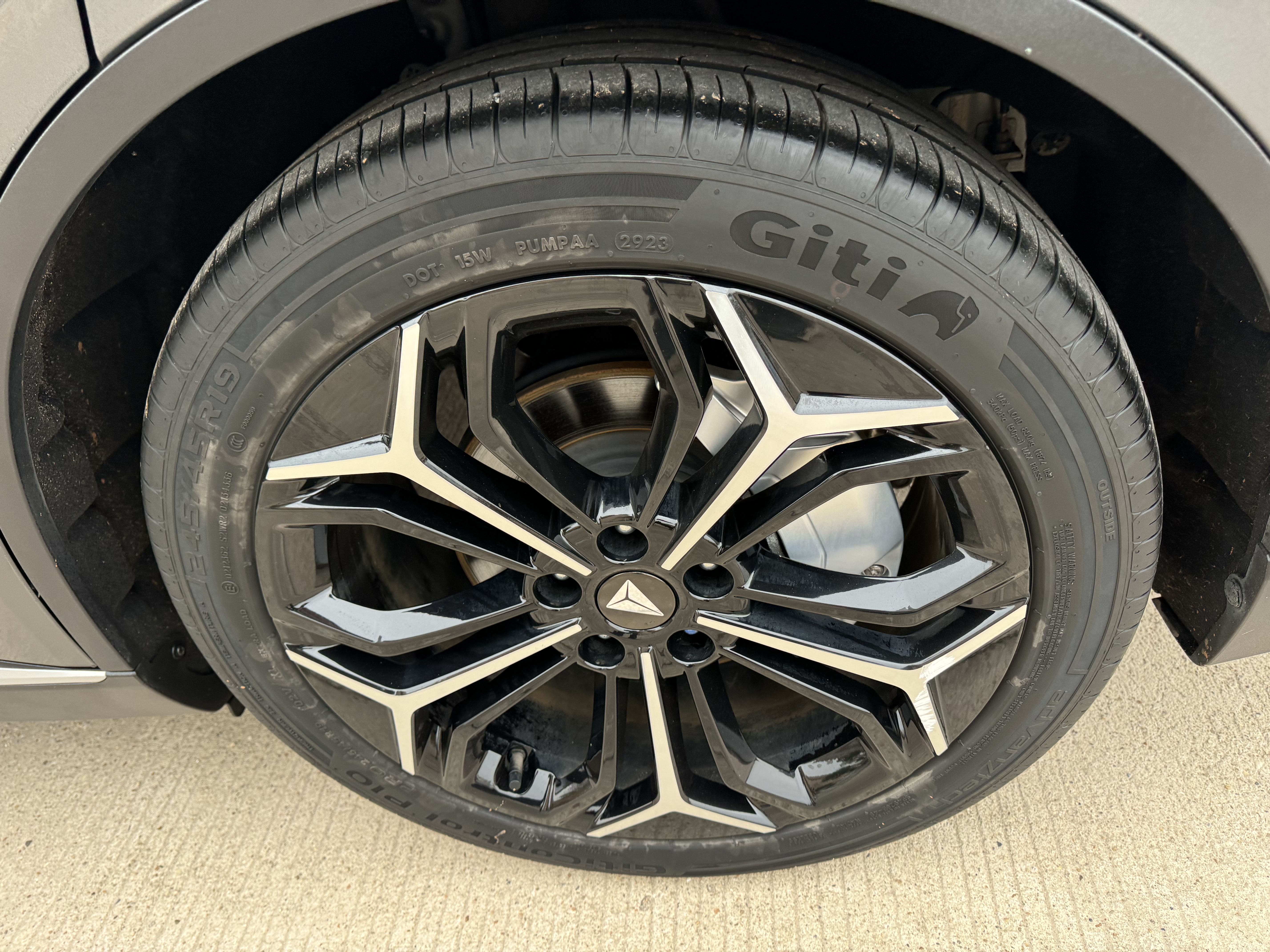 Deepal SL03 2023 car image #9