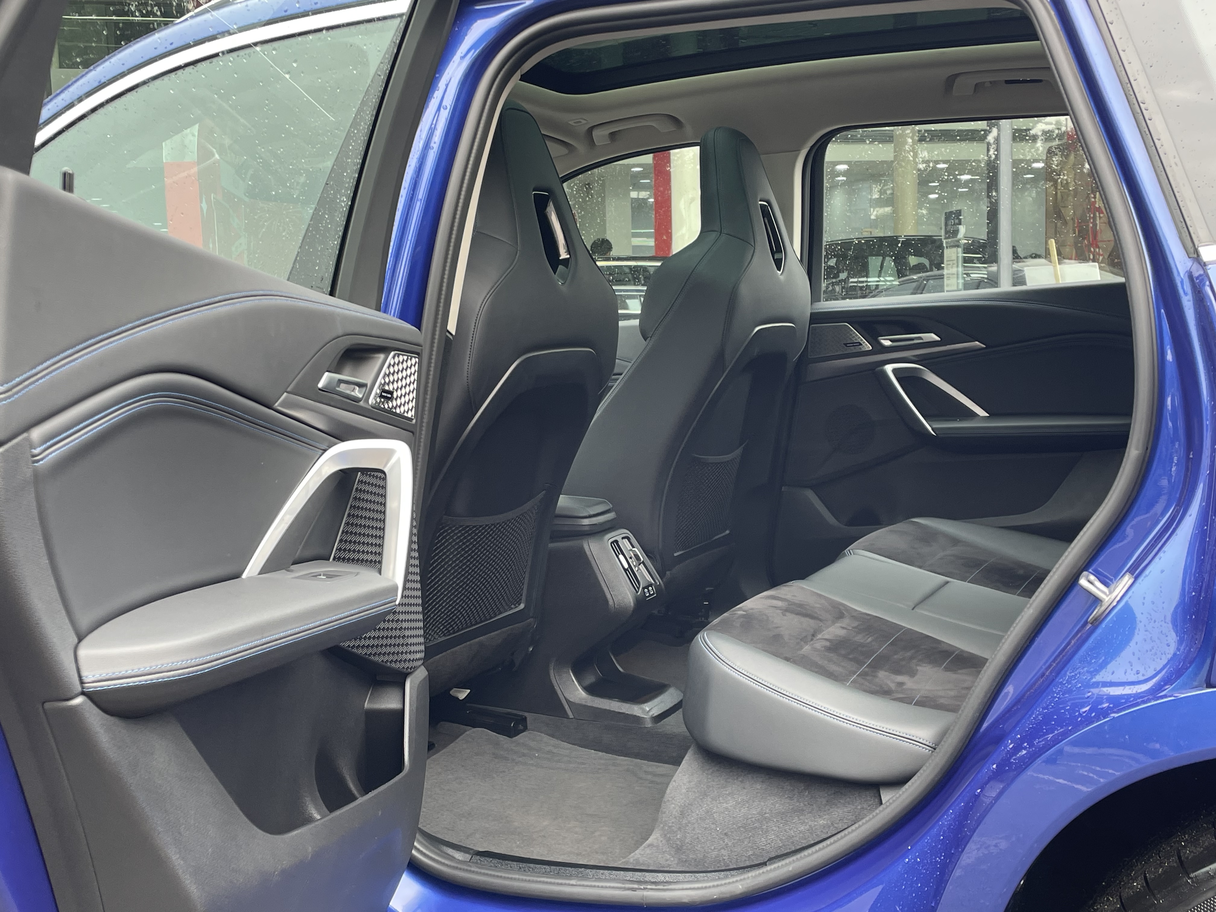 BMW iX1 2023 #9 BMW iX1 2023 immagine di auto #9