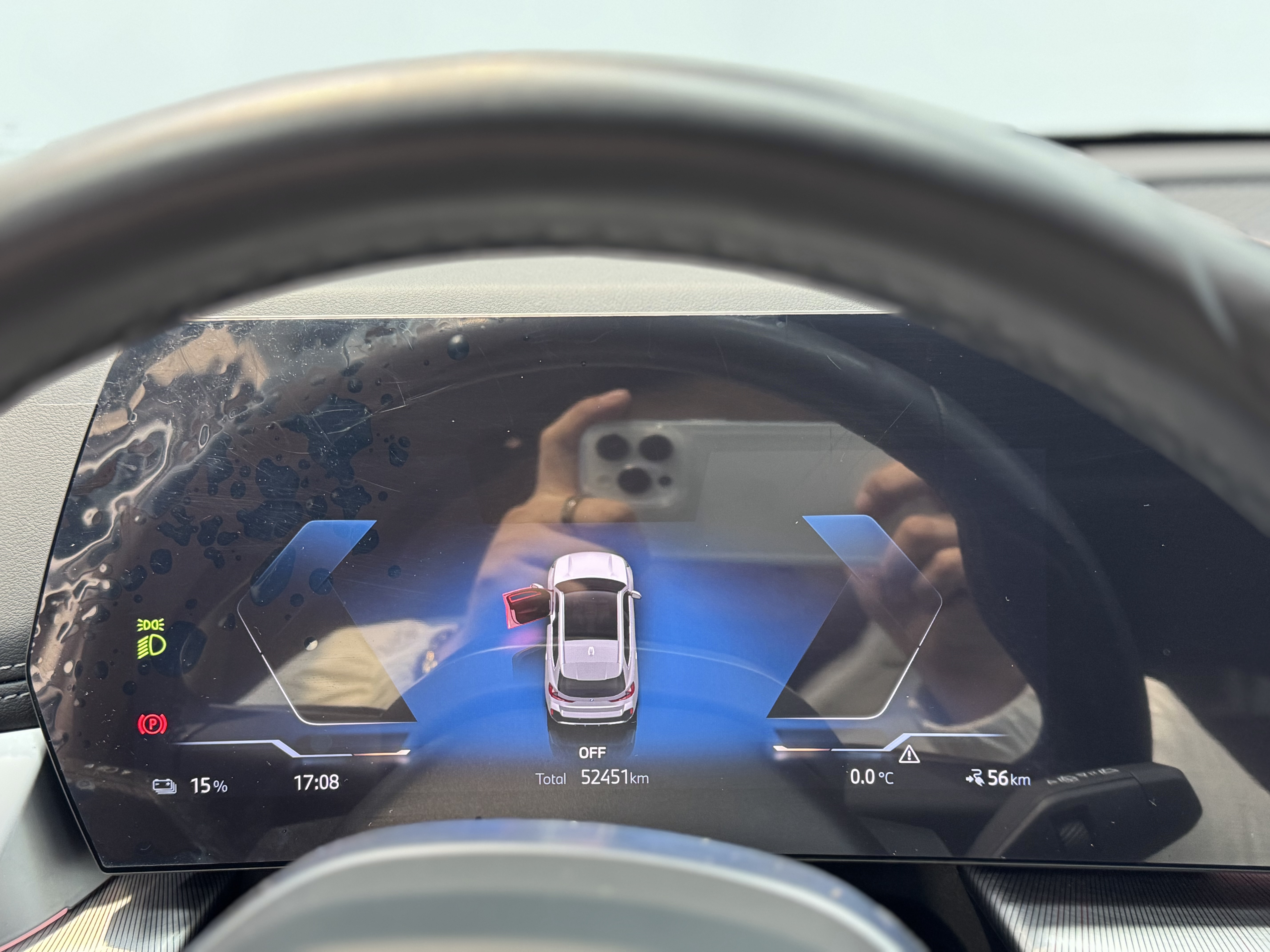 BMW iX1 2024 car image #9