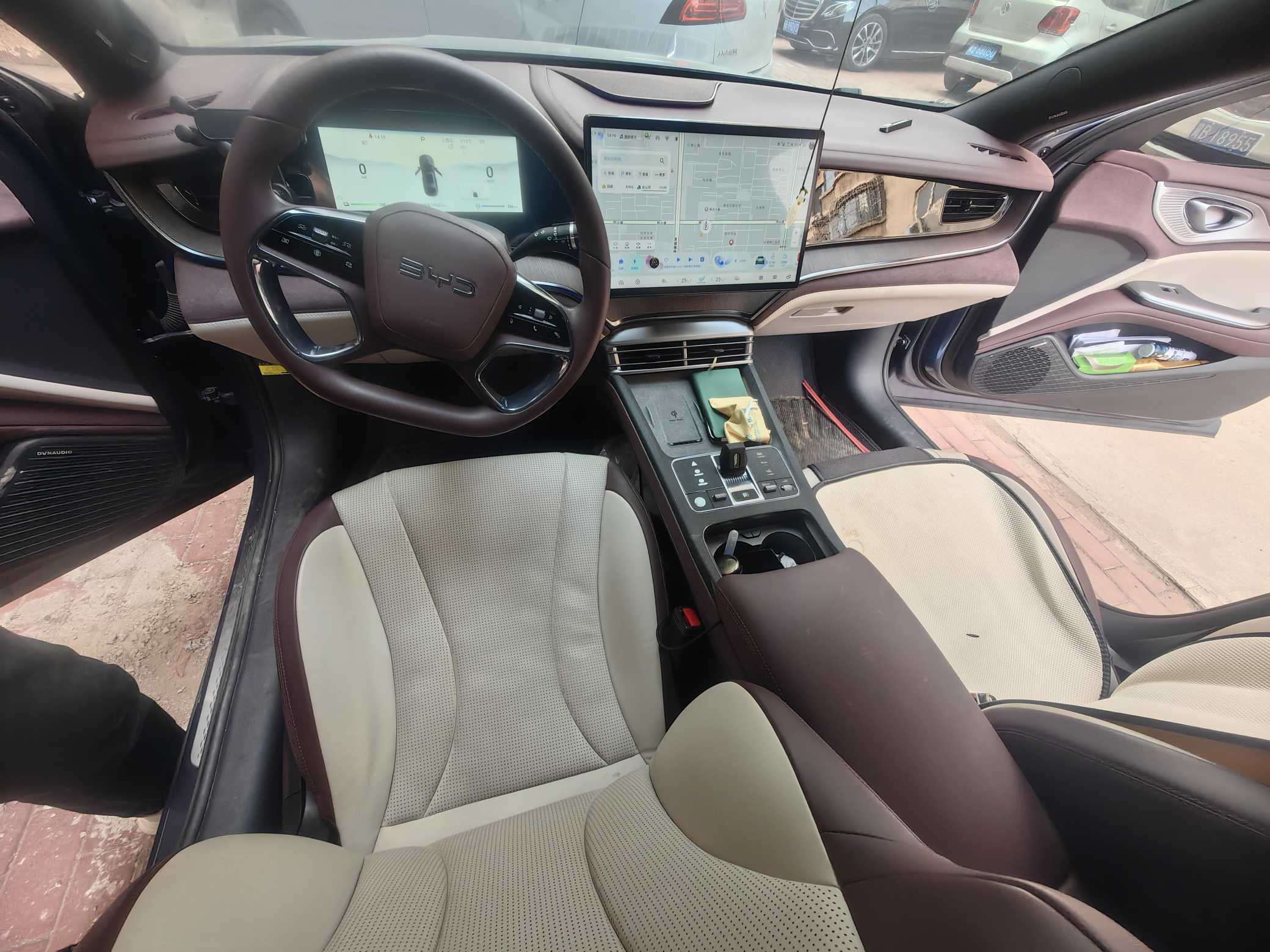 BYD Seal 2023 car image #9