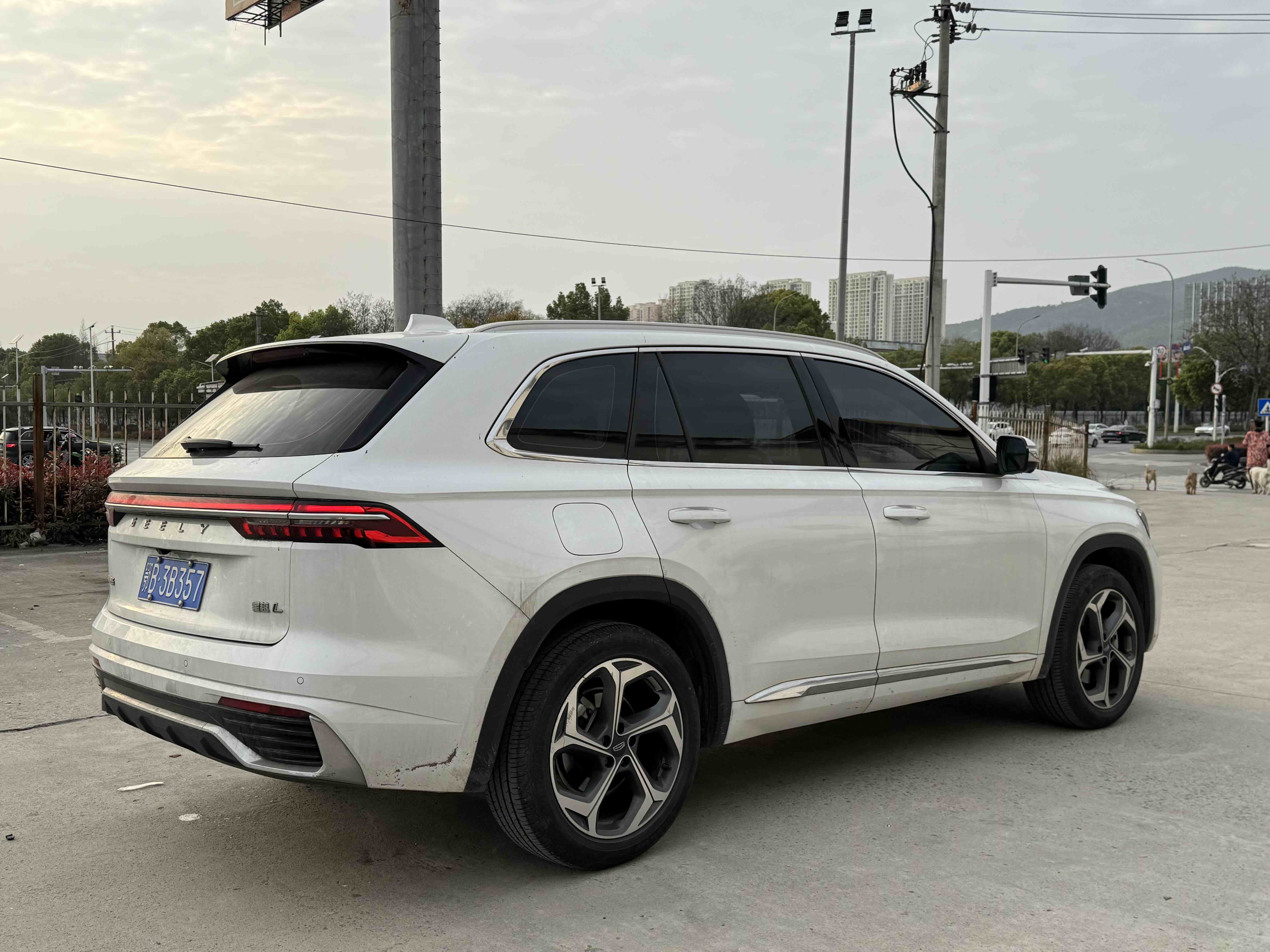 GEELY Monjaro 2024 car image #9