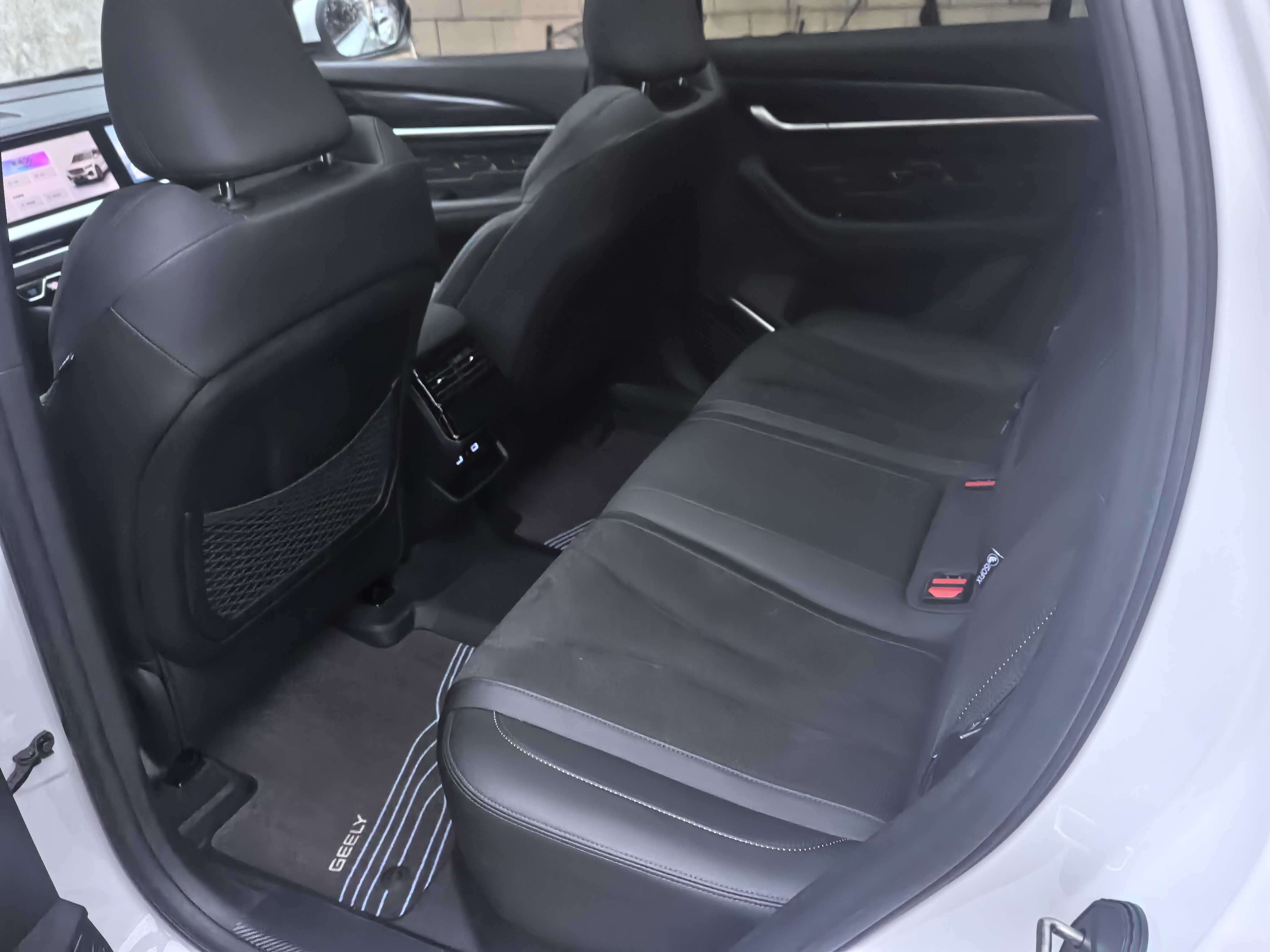 GEELY Tugella 2025 car image #9