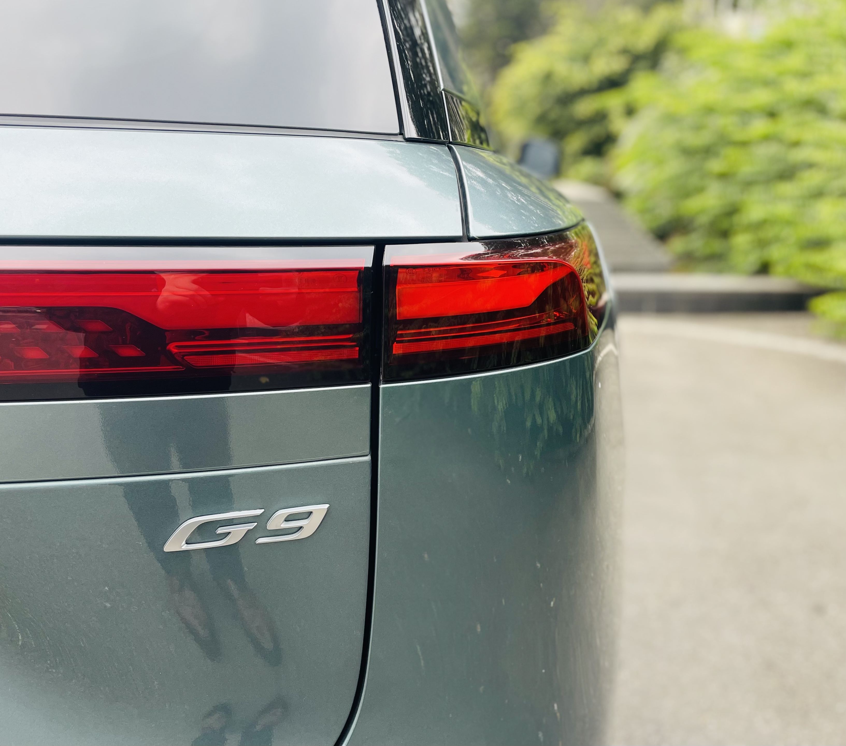 Xpeng G9 2024 car image #9