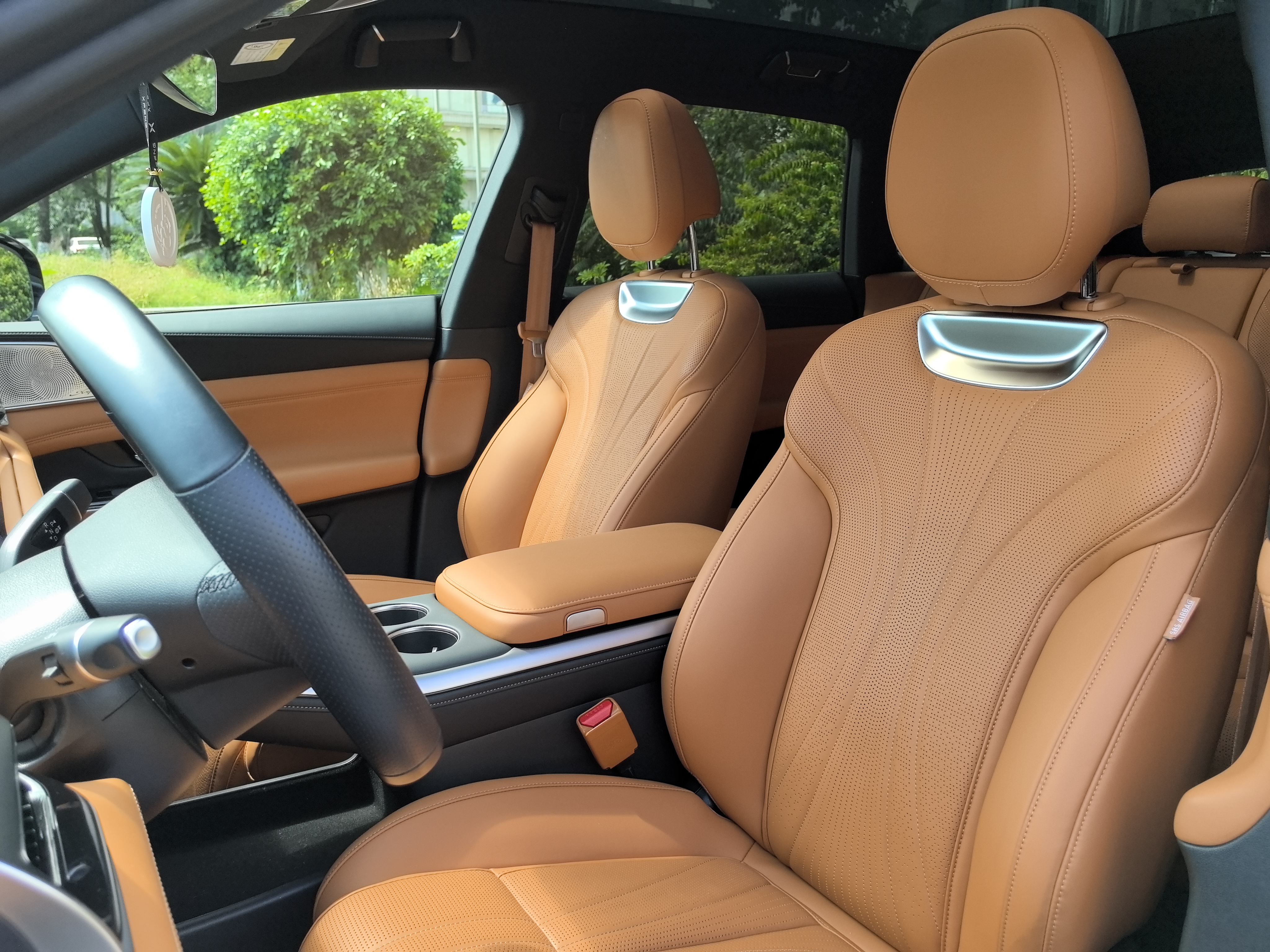 Xpeng G9 2025 car image #9