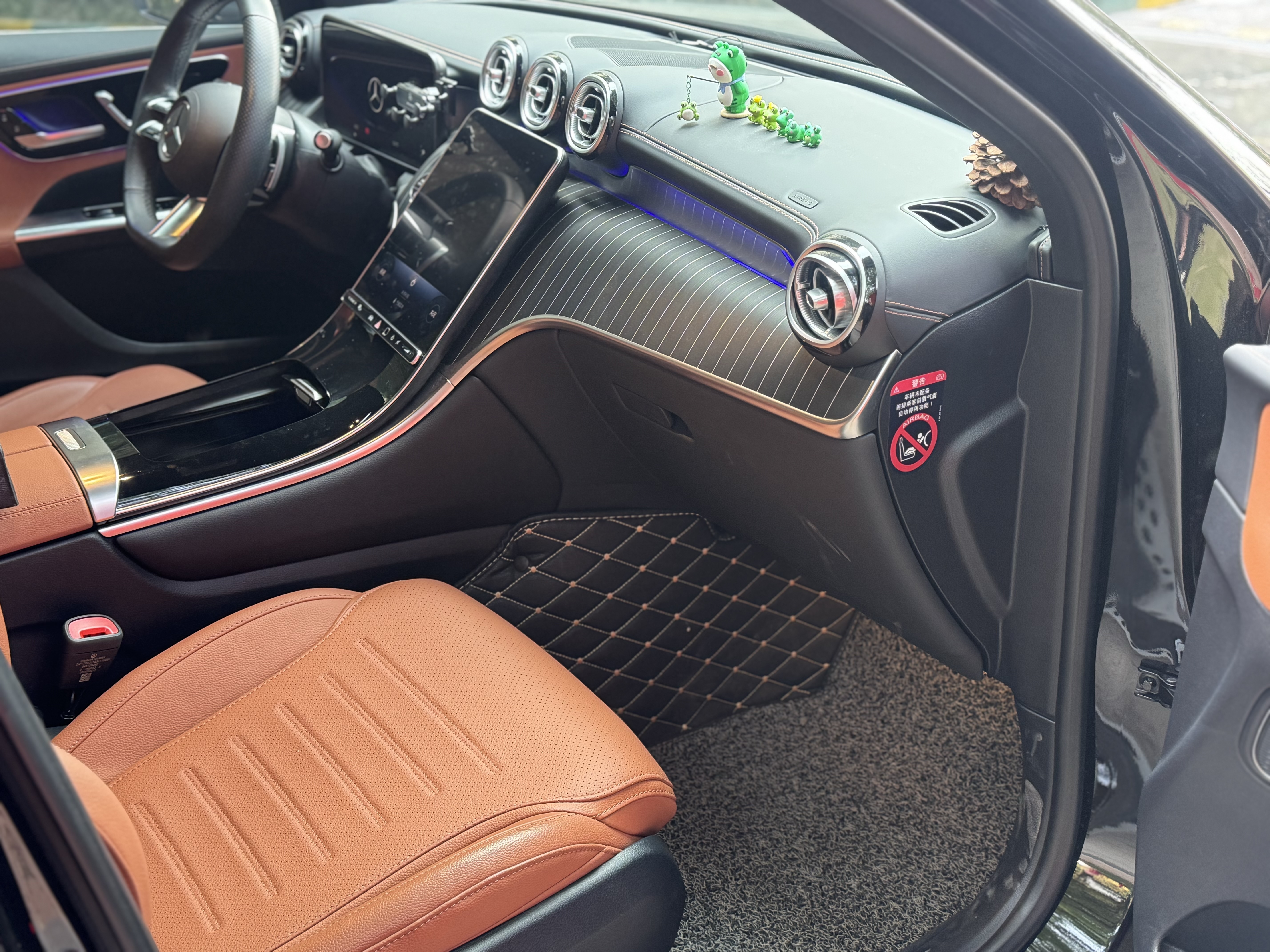 Mercedes-Benz GLC Class 2023 car image #9