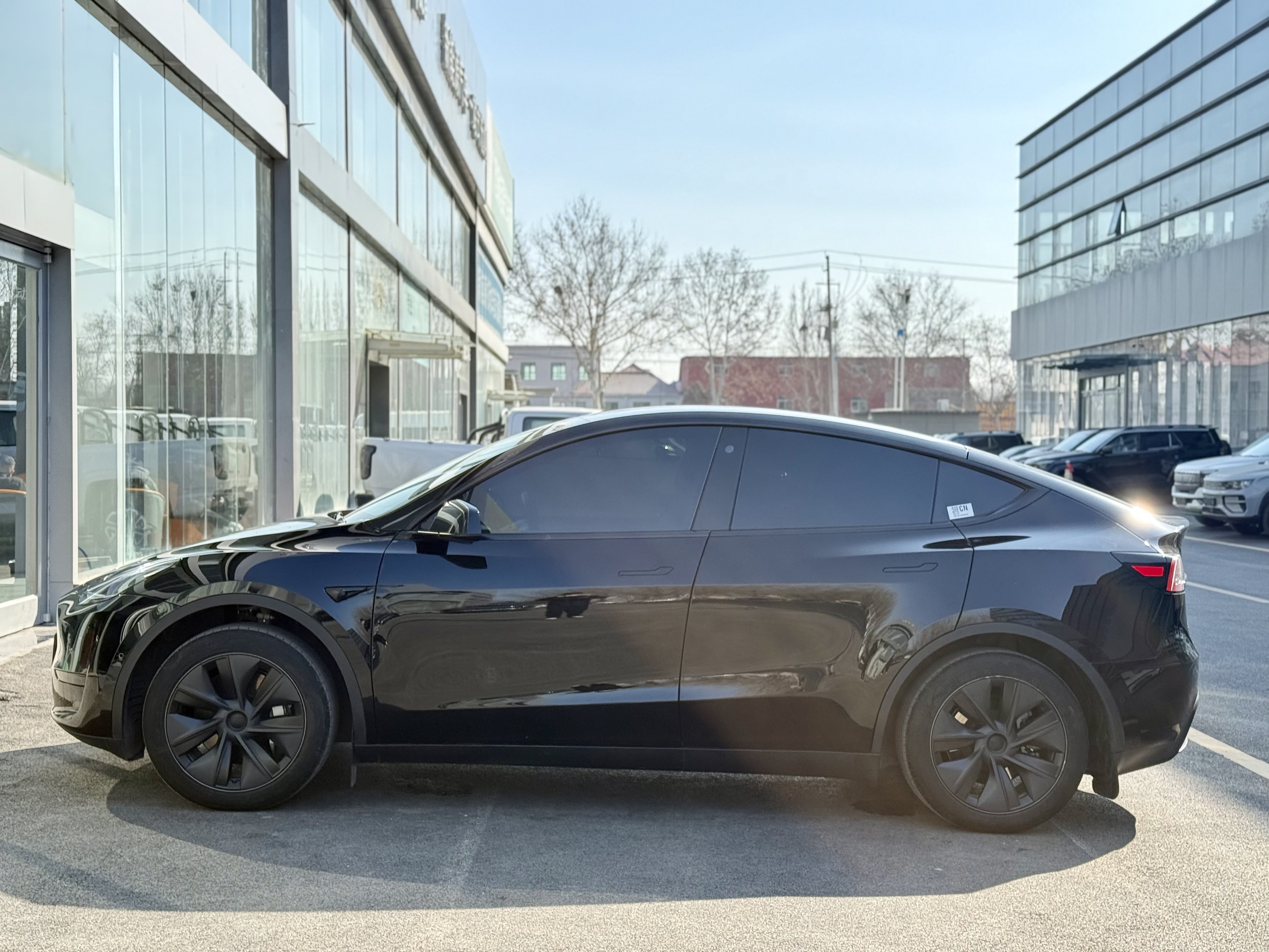 Tesla Model Y 2024 #9 Tesla Model Y 2024 car image #9