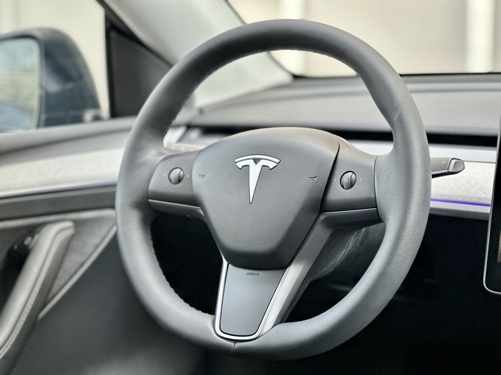 Tesla Model Y 2024 car image #9