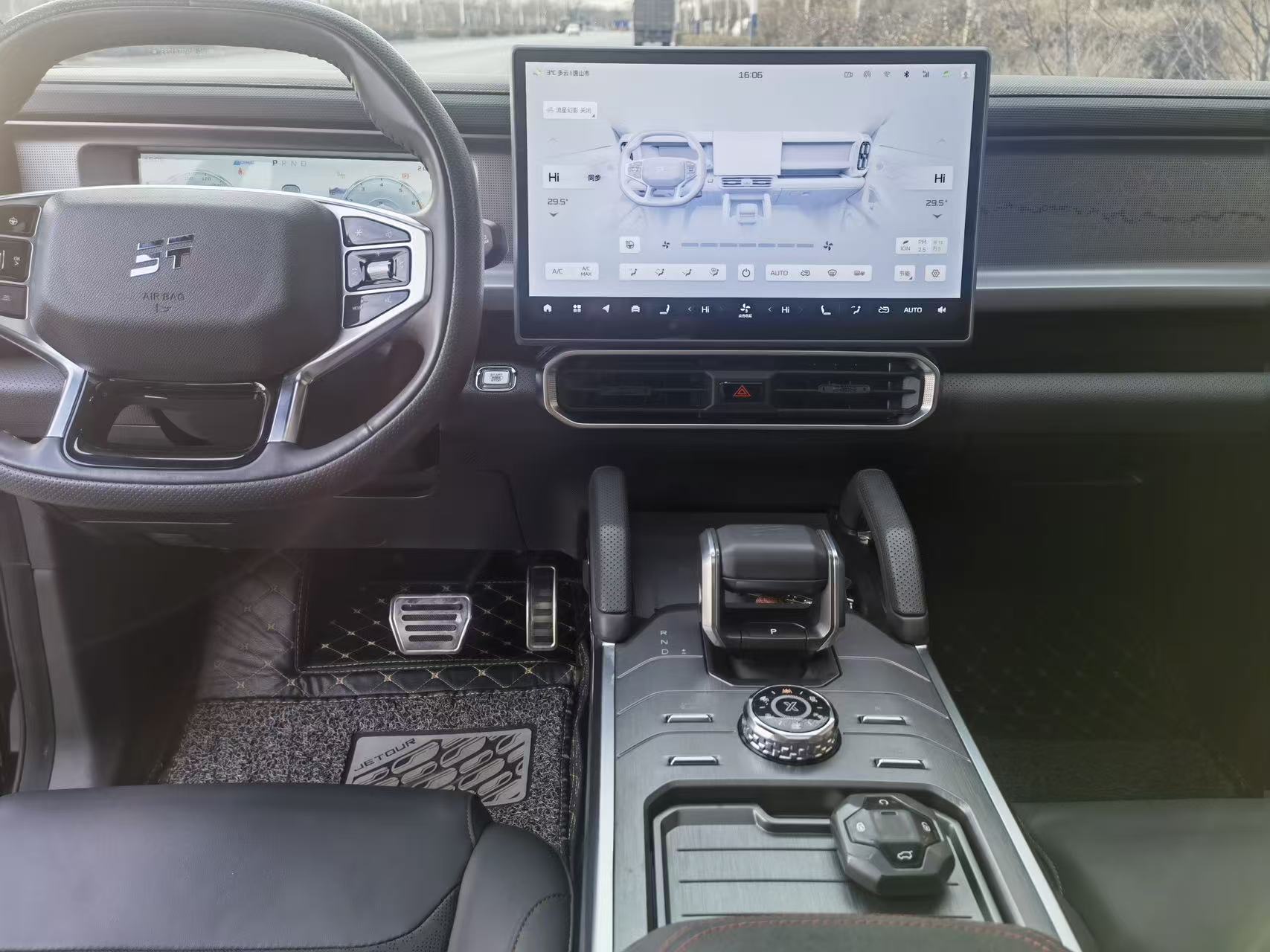 Jetour Traveller 2023 car image #9