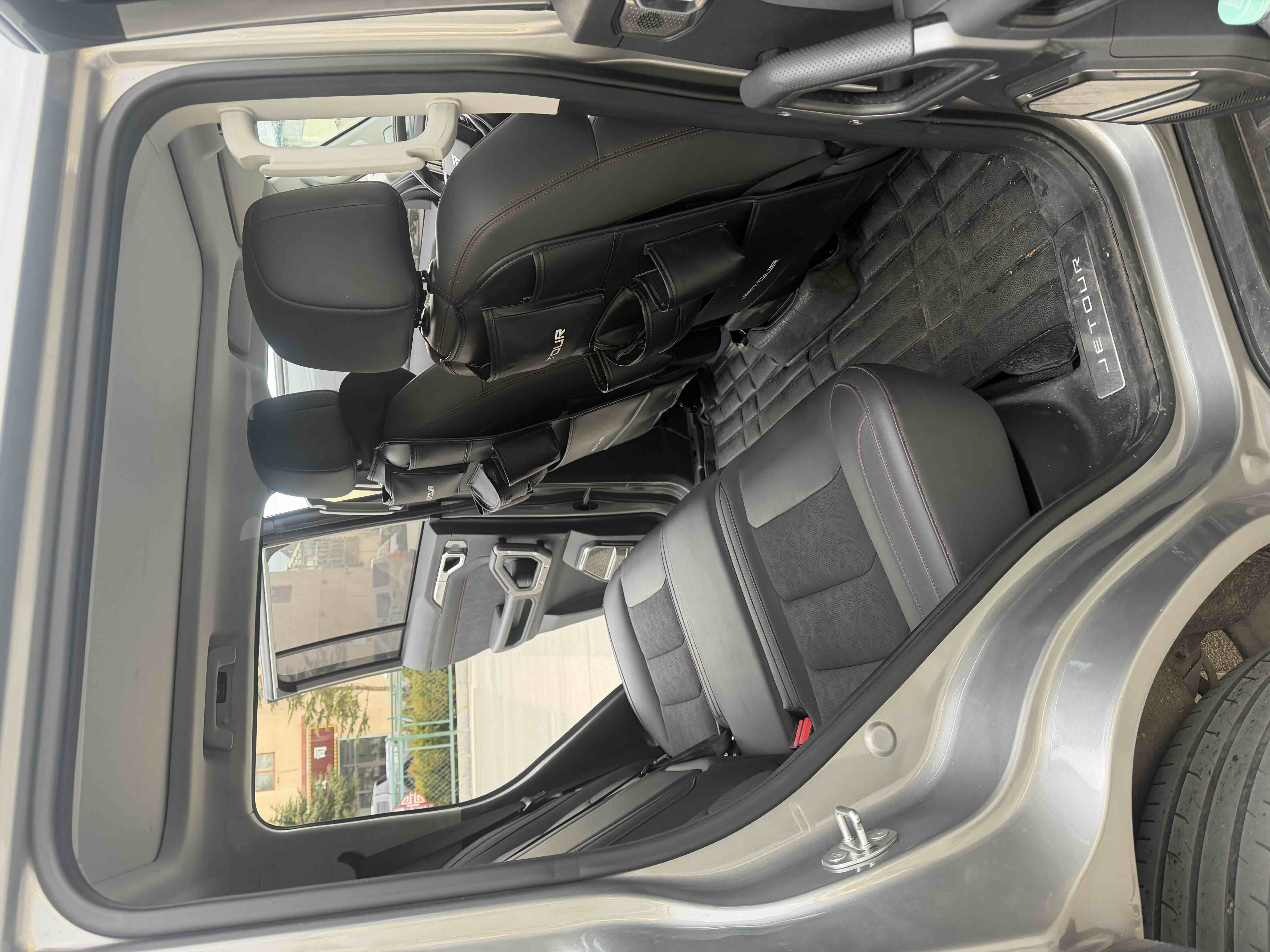 Jetour Traveller 2023 car image #9