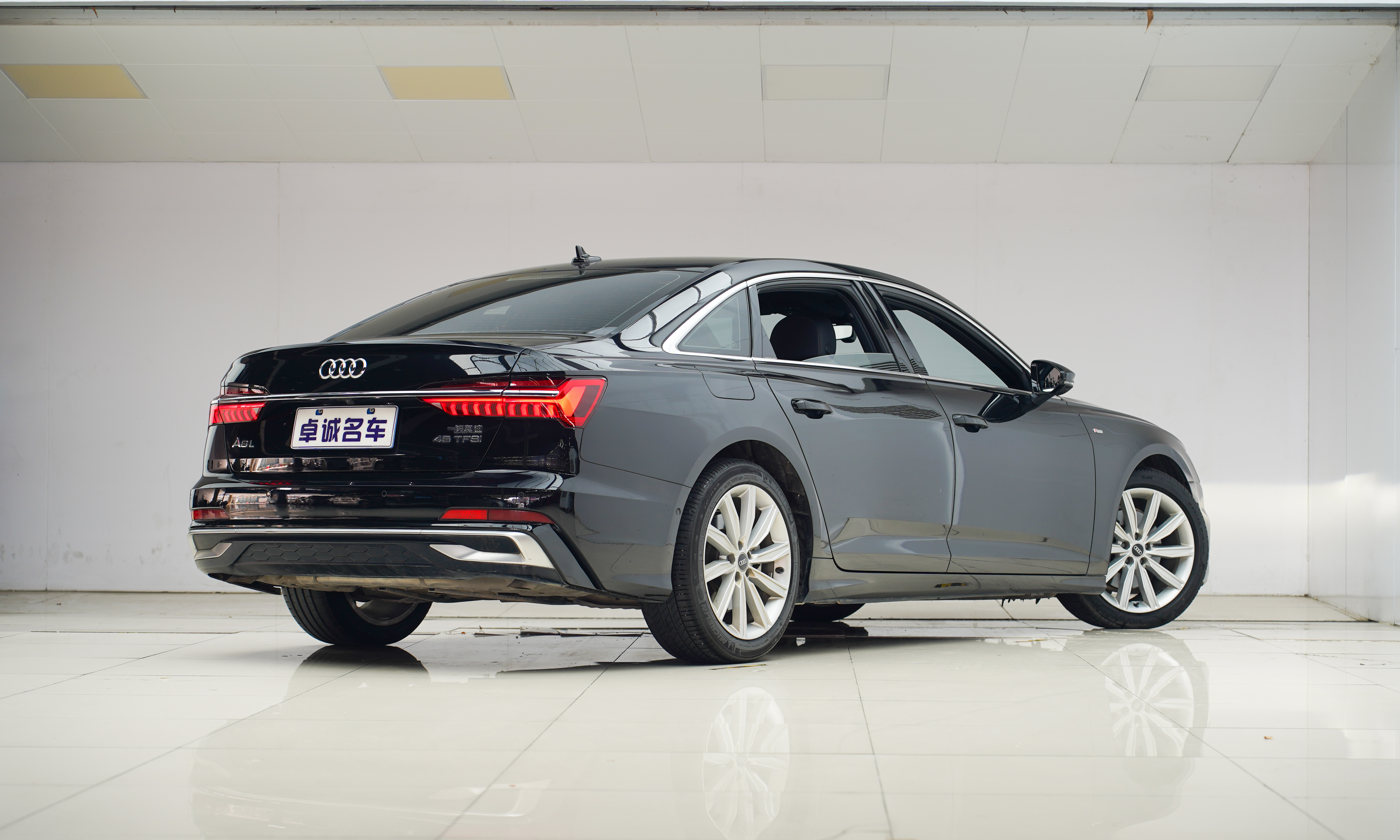 Audi A6L 2023 car image #9