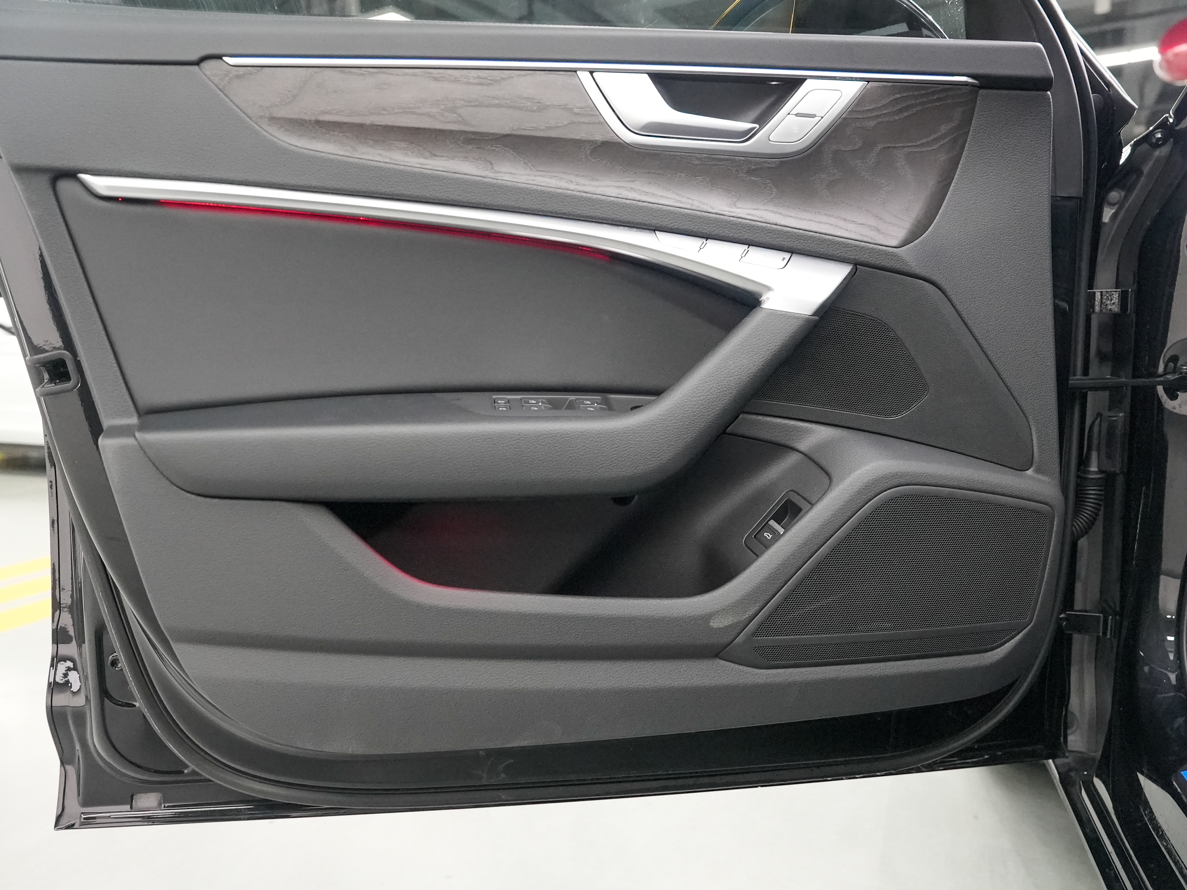 Audi A6L 2024 car image #9