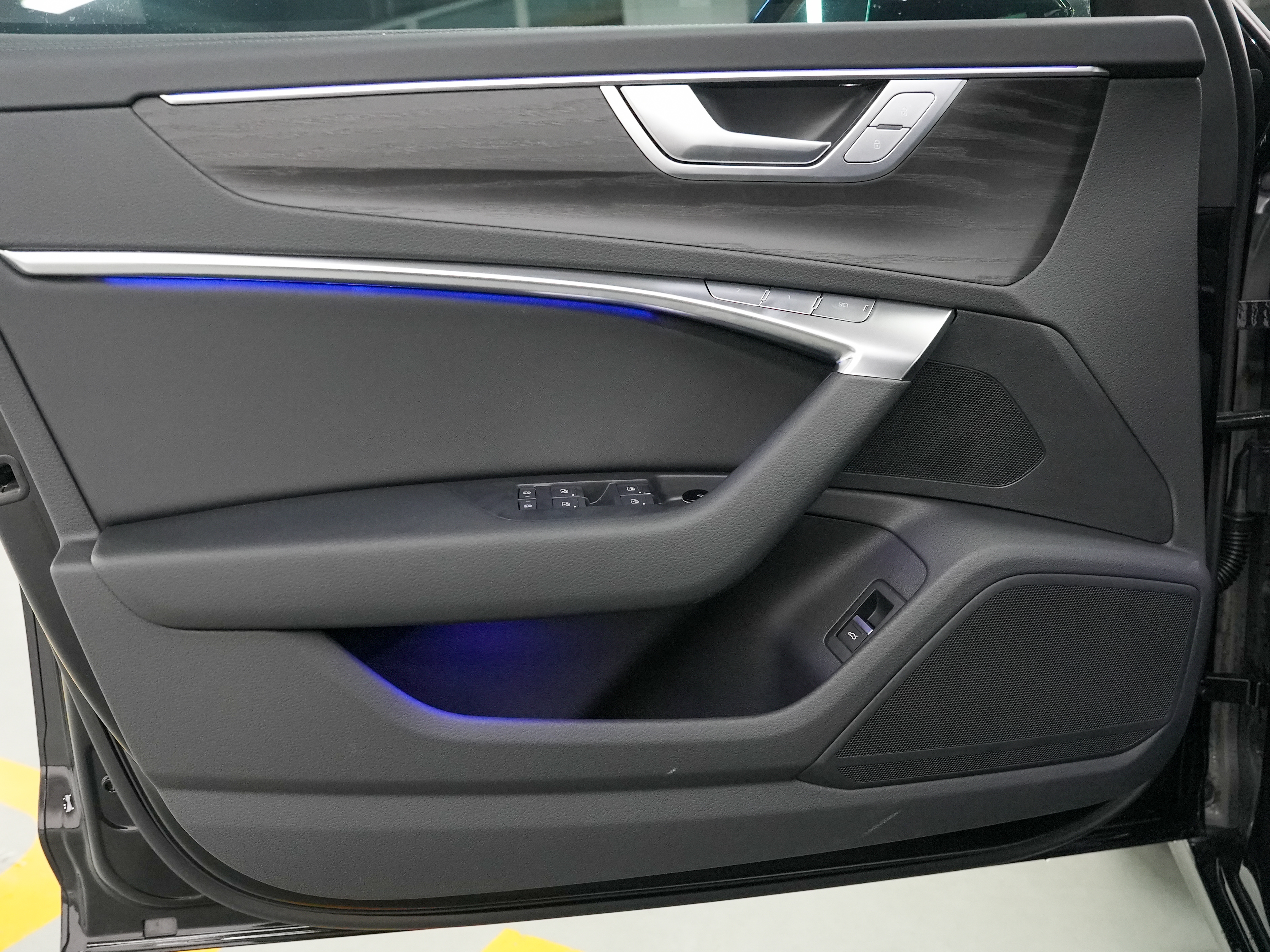 Audi A6L 2024 car image #9