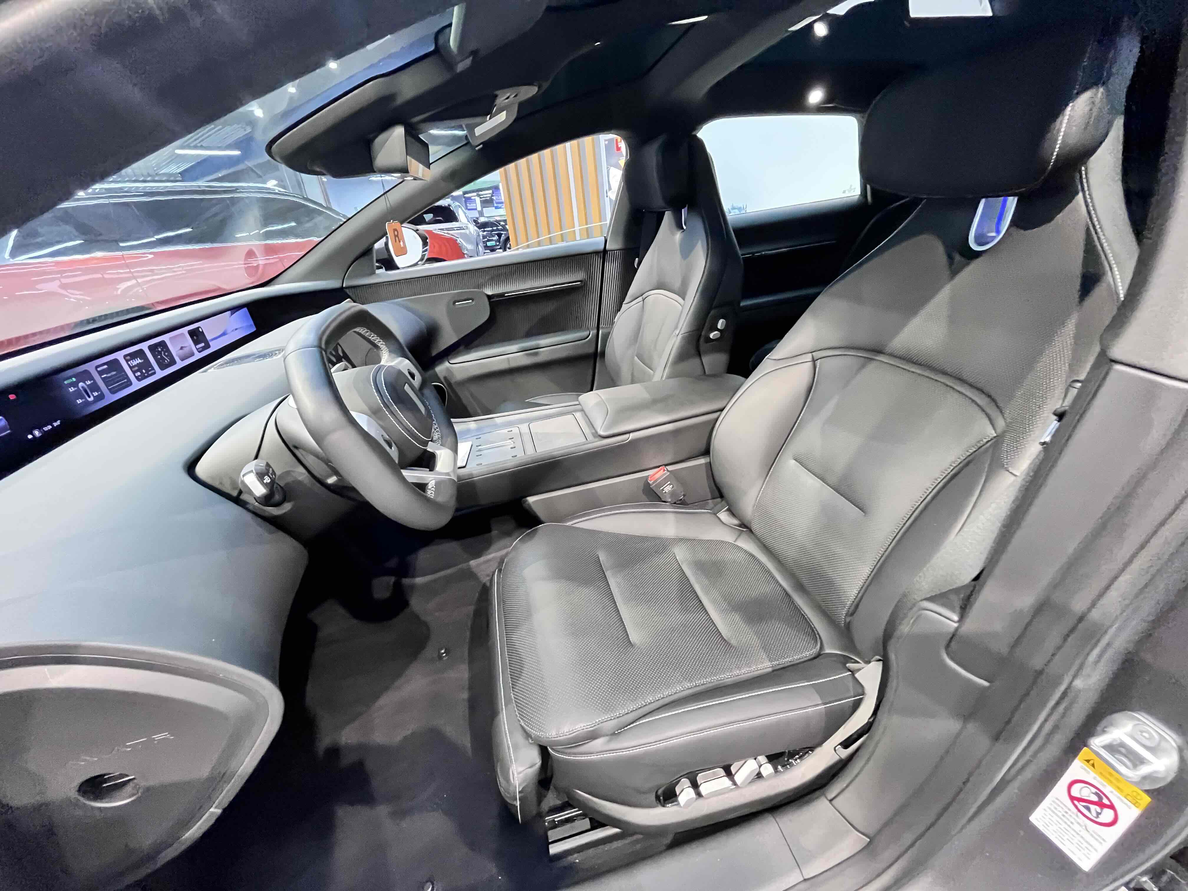 Avatr 12 2024 car image #9