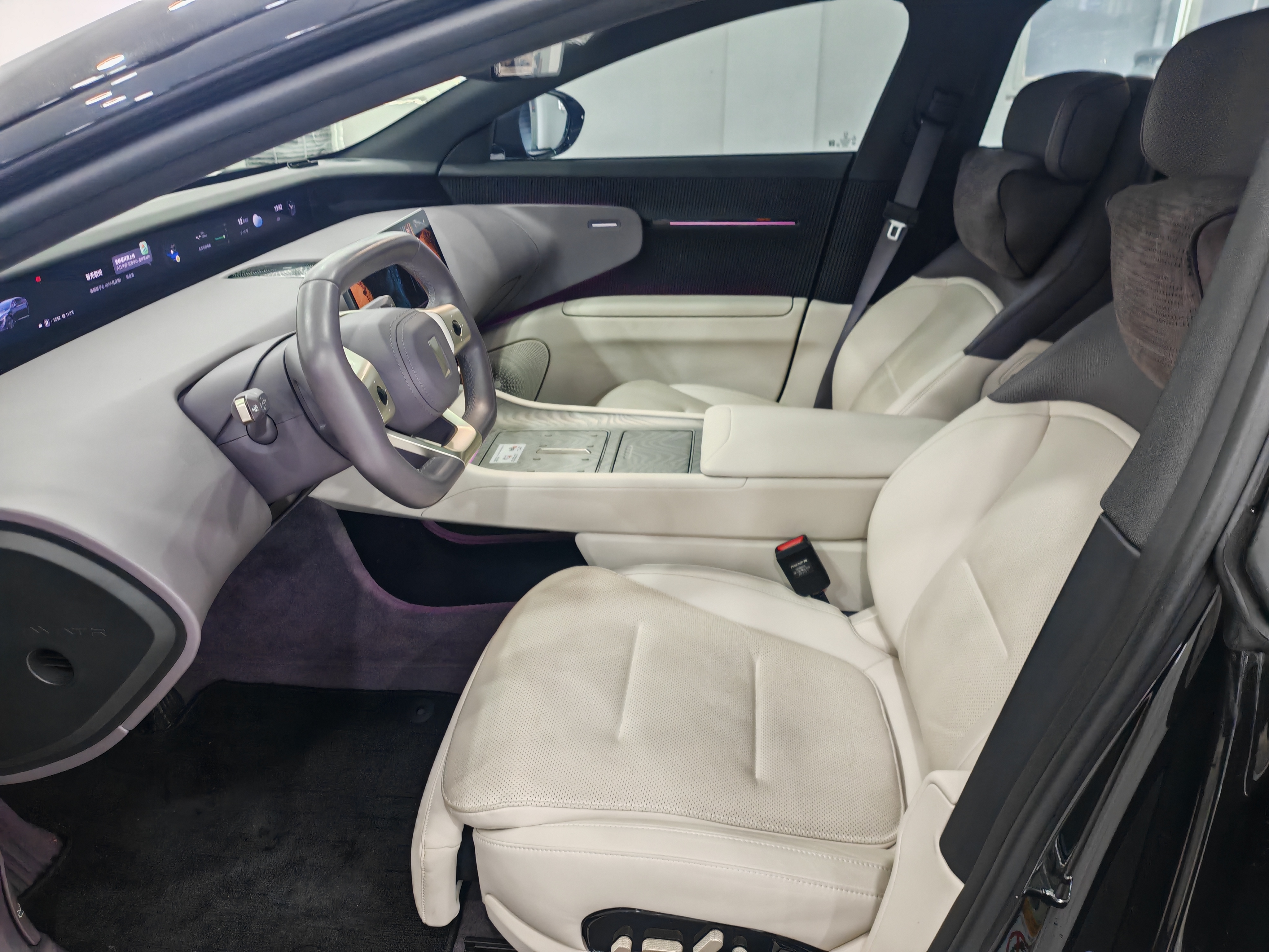 Avatr 12 2024 car image #9