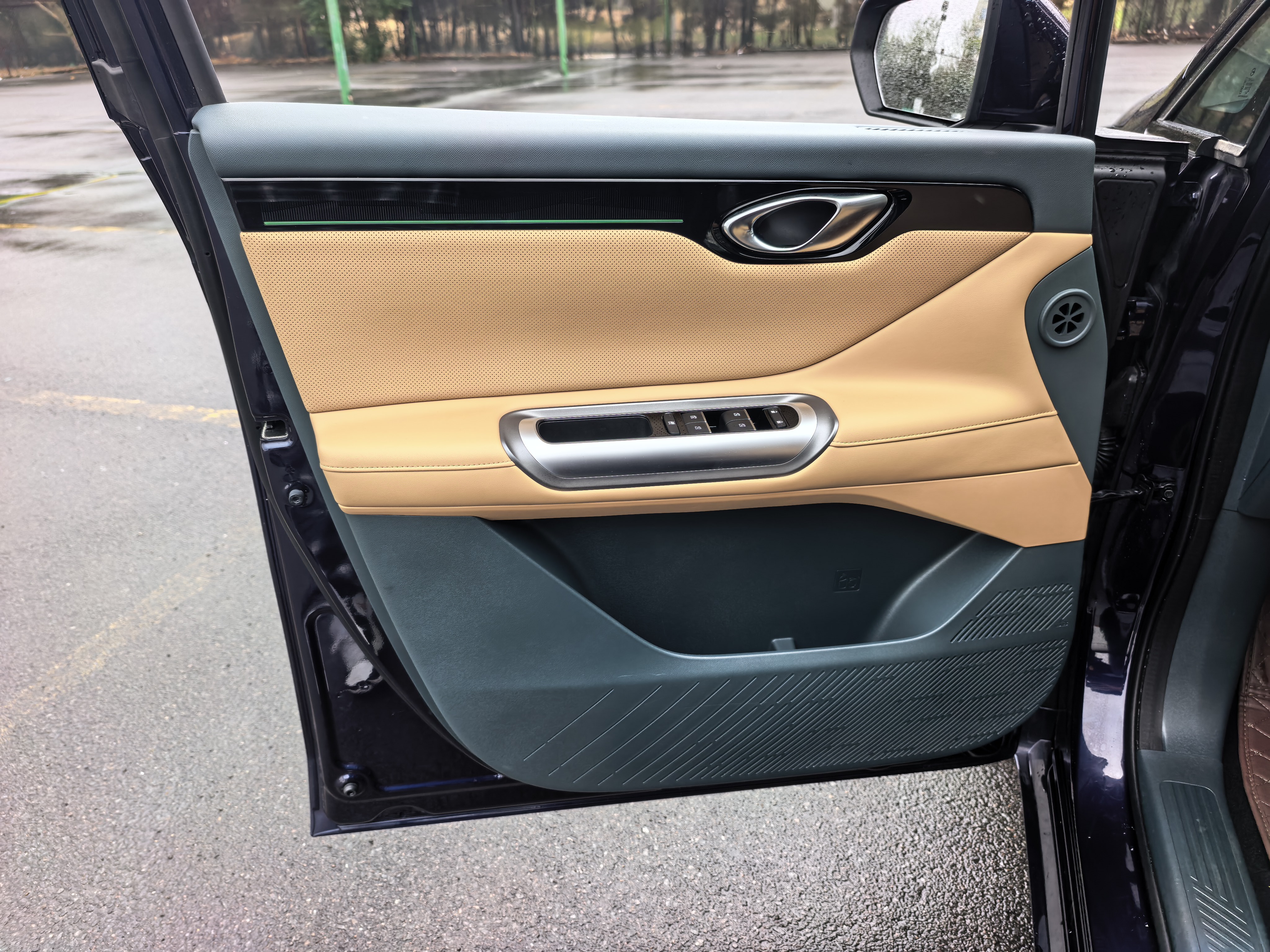 GAC Trumpchi E8 New Energy 2023 car image #9