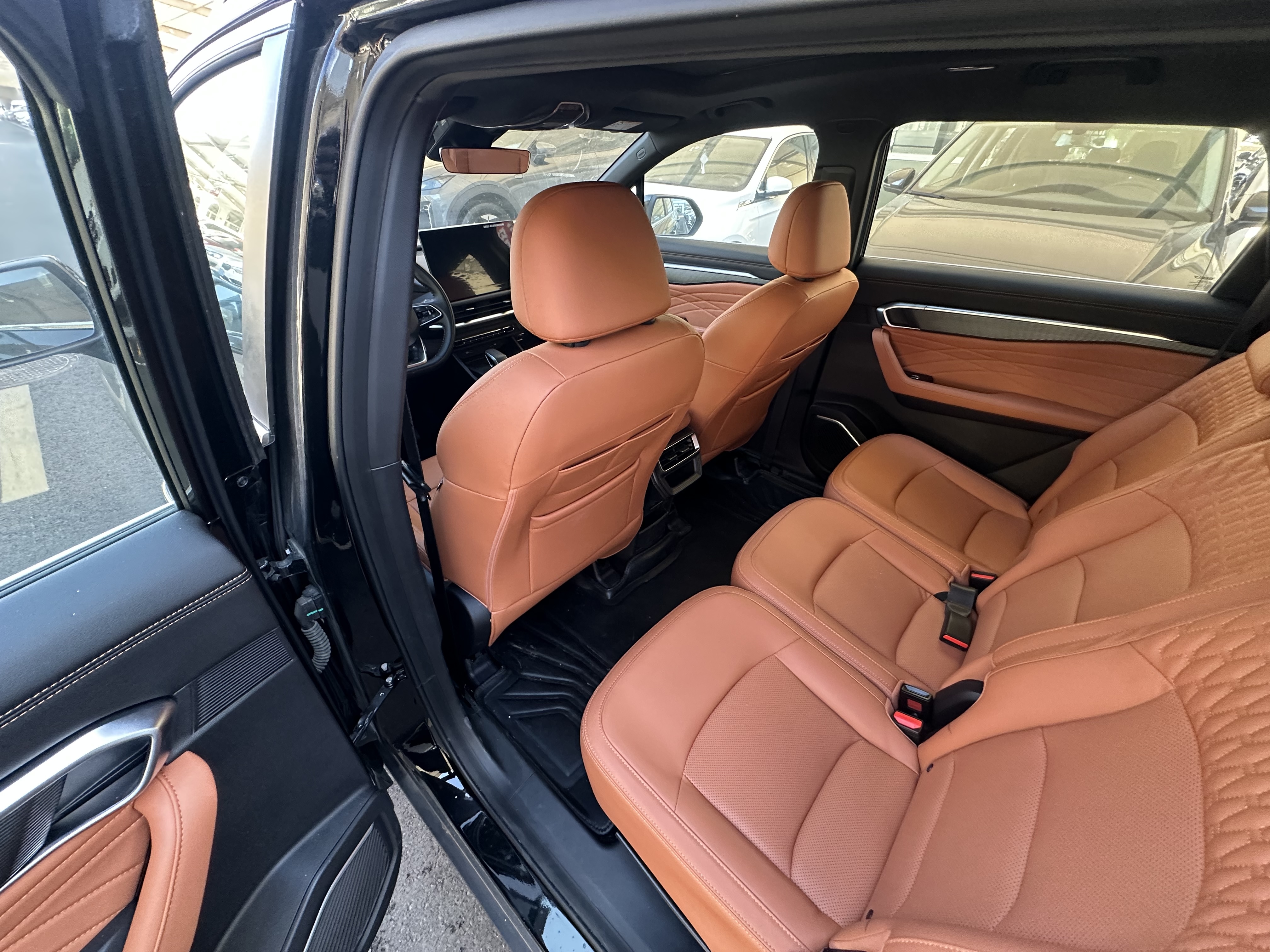 GEELY Okavango L 2023 car image #9