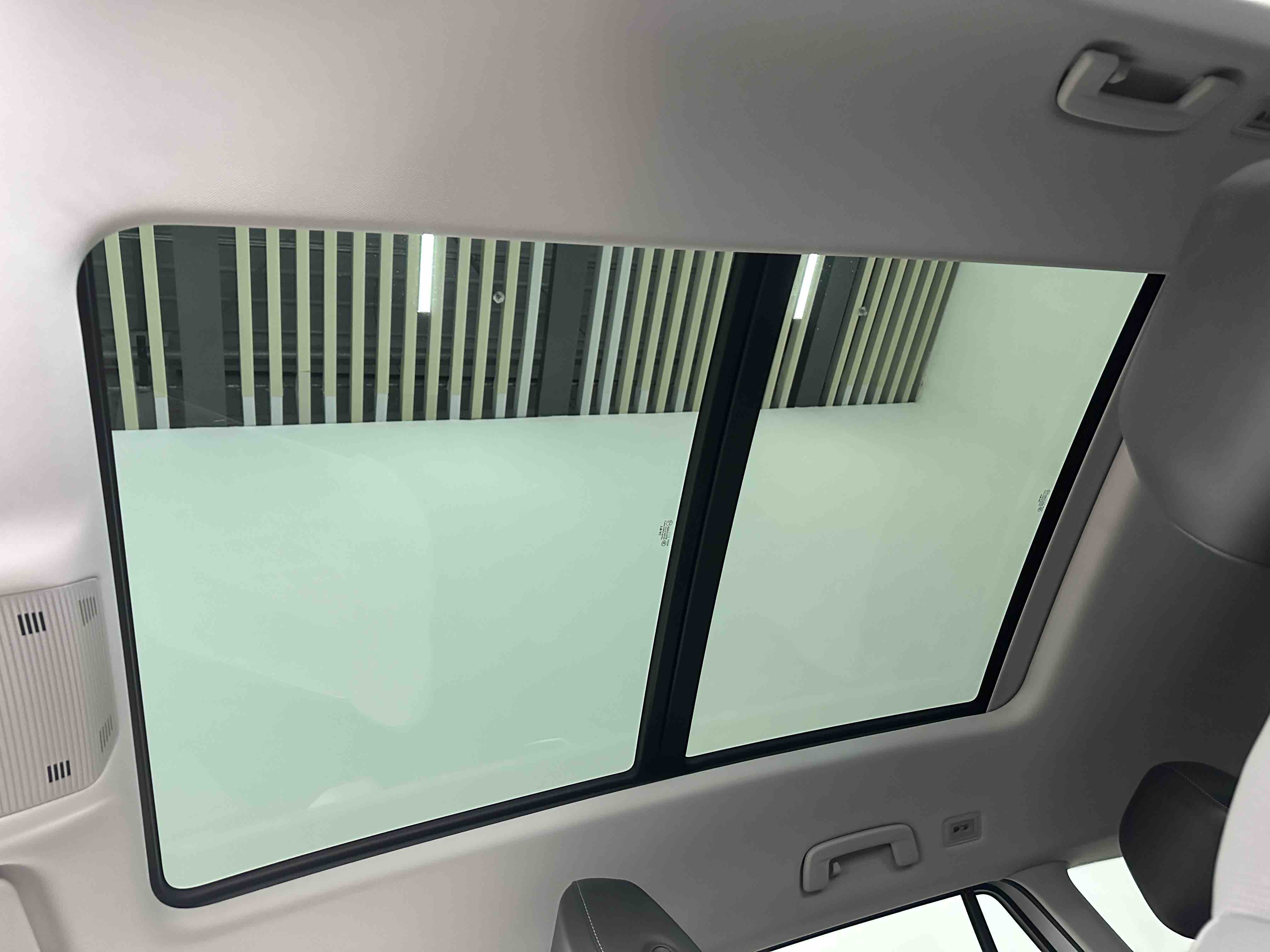 Volkswagen Tavendor 2024 car image #9