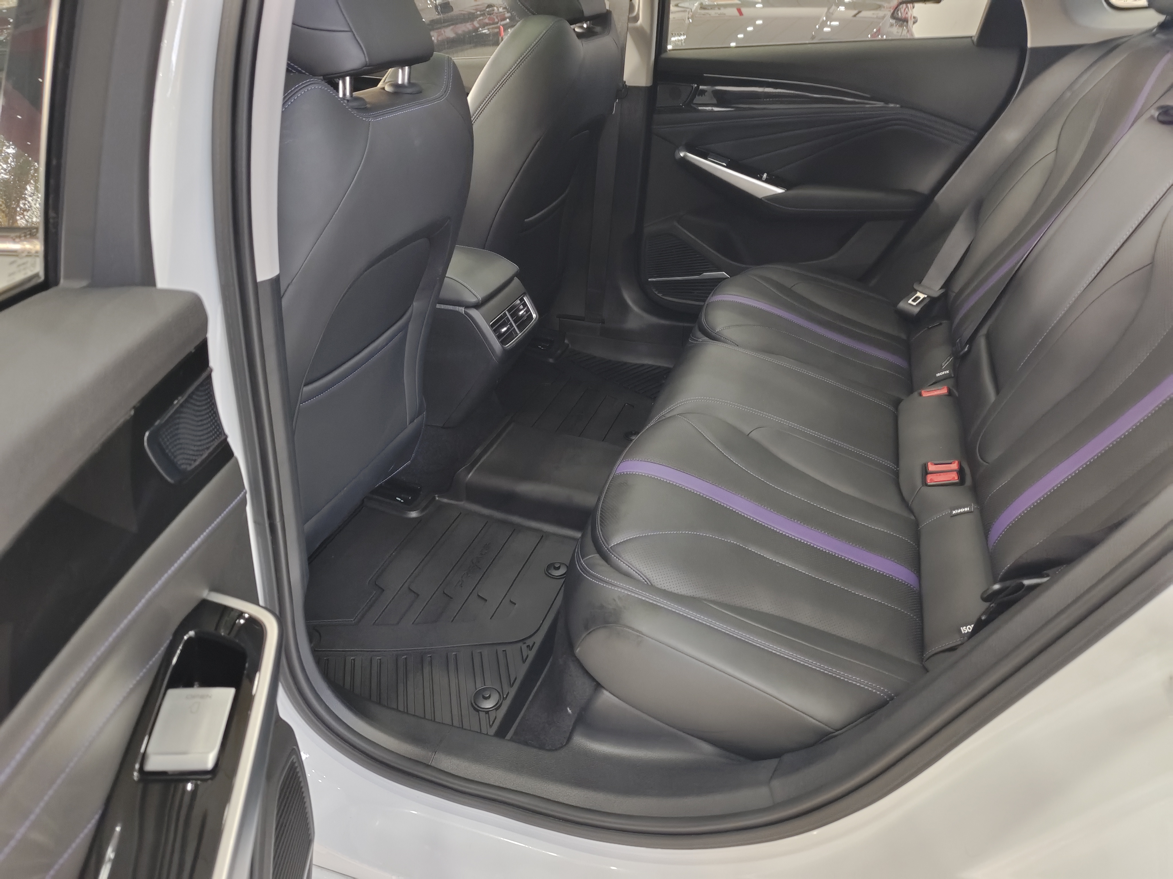 GEELY PrefaceL 2024 car image #9