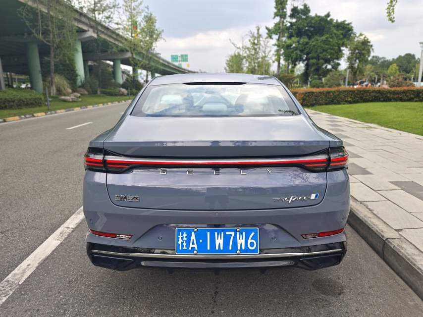 GEELY PrefaceL 2023 car image #9