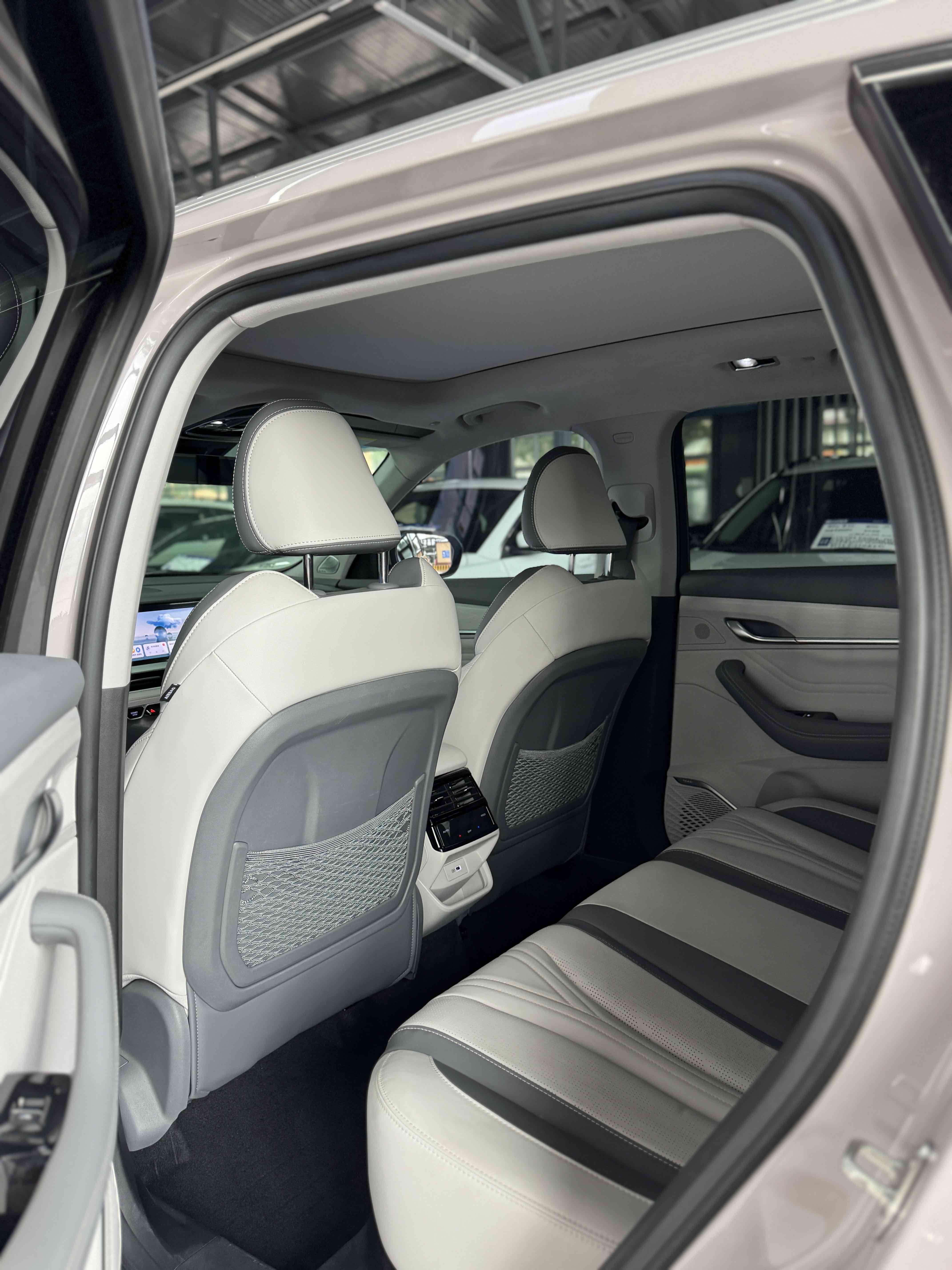 GEELY Monjaro MHEV 2024 #9 GEELY Monjaro MHEV 2024 car image #9