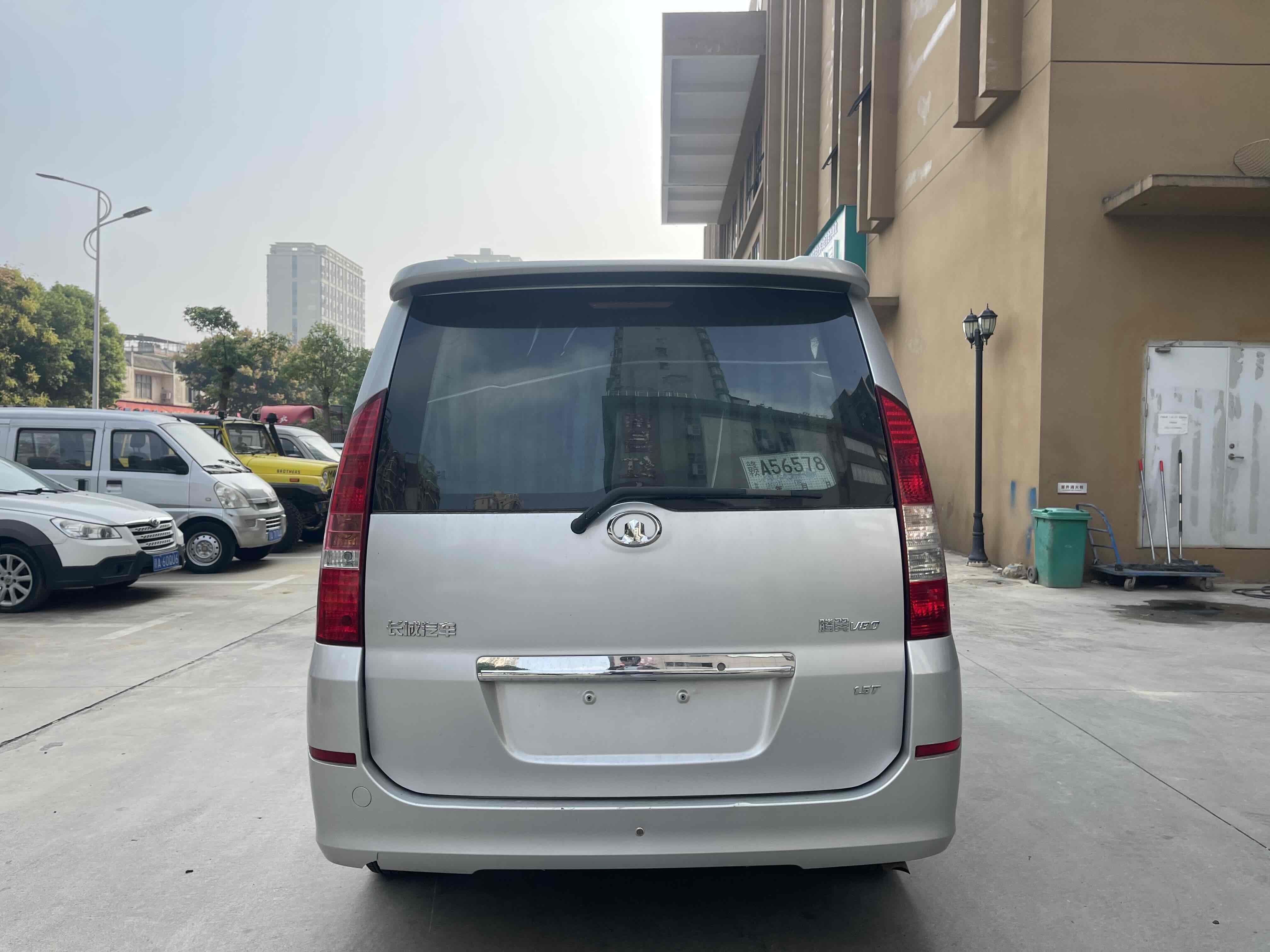 Great Wall V80 2012 car image #9