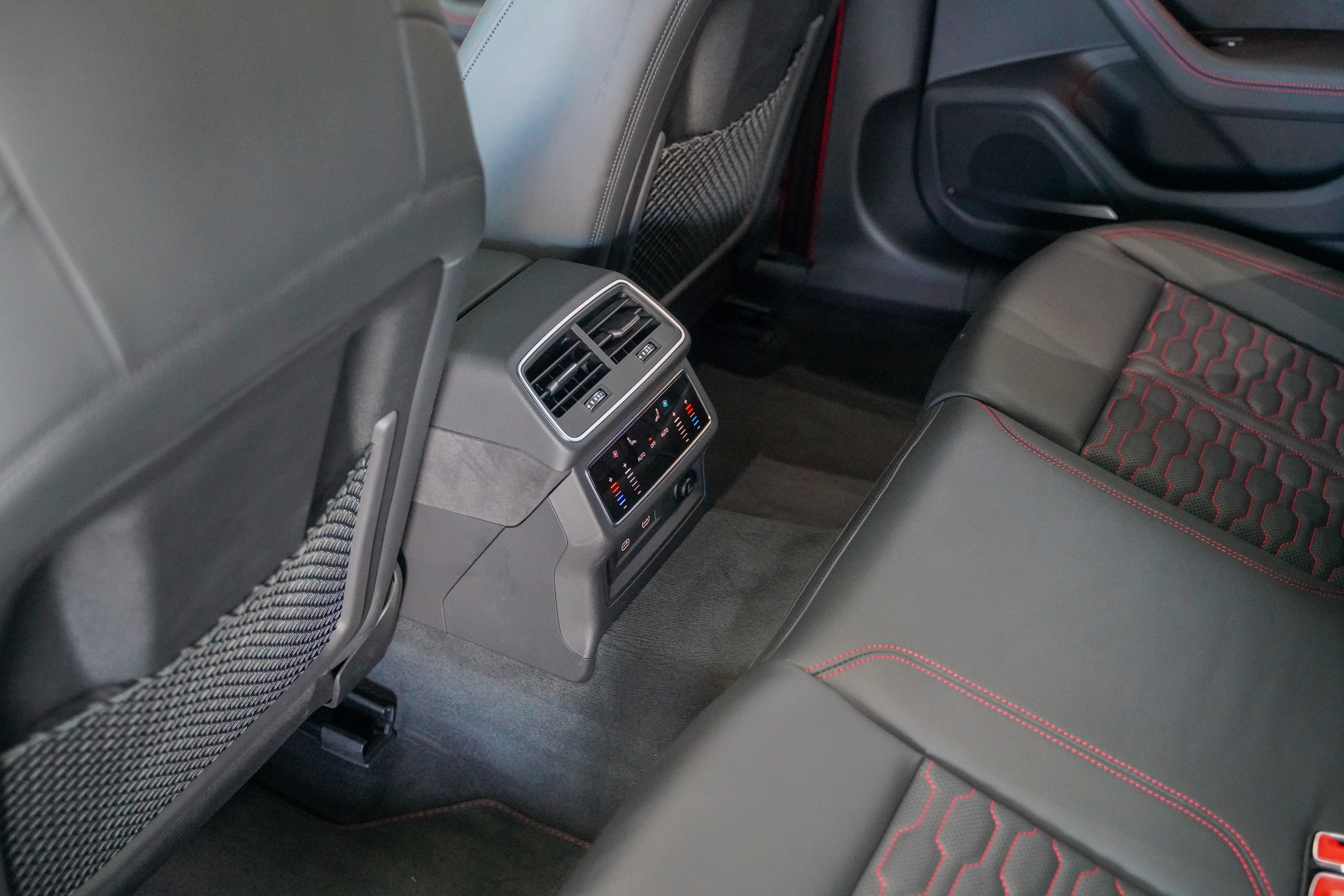 Audi RS 6 2024 car image #9