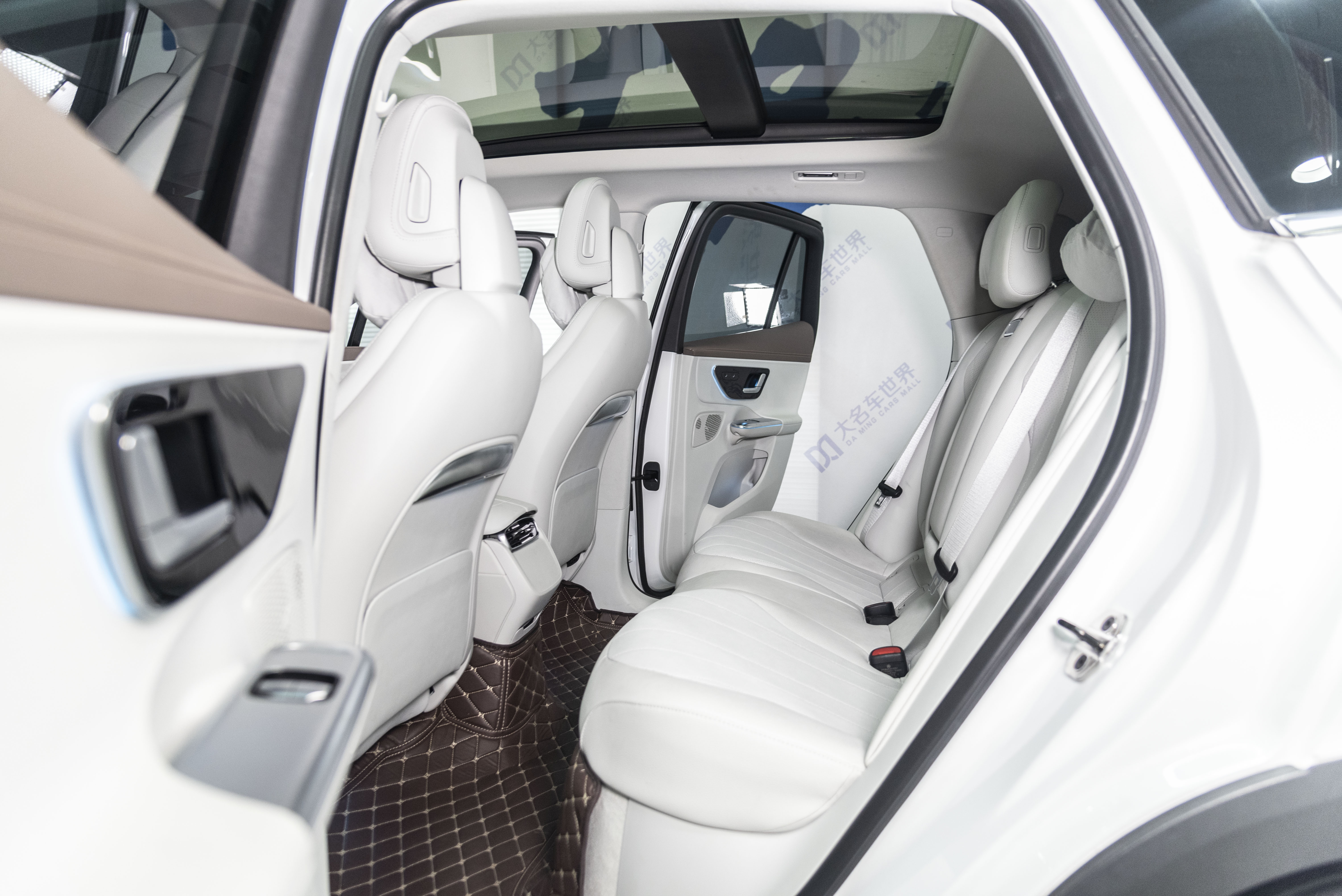 Mercedes-Benz EQE SUV 2025 #9 Mercedes-Benz EQE SUV 2025 car image #9