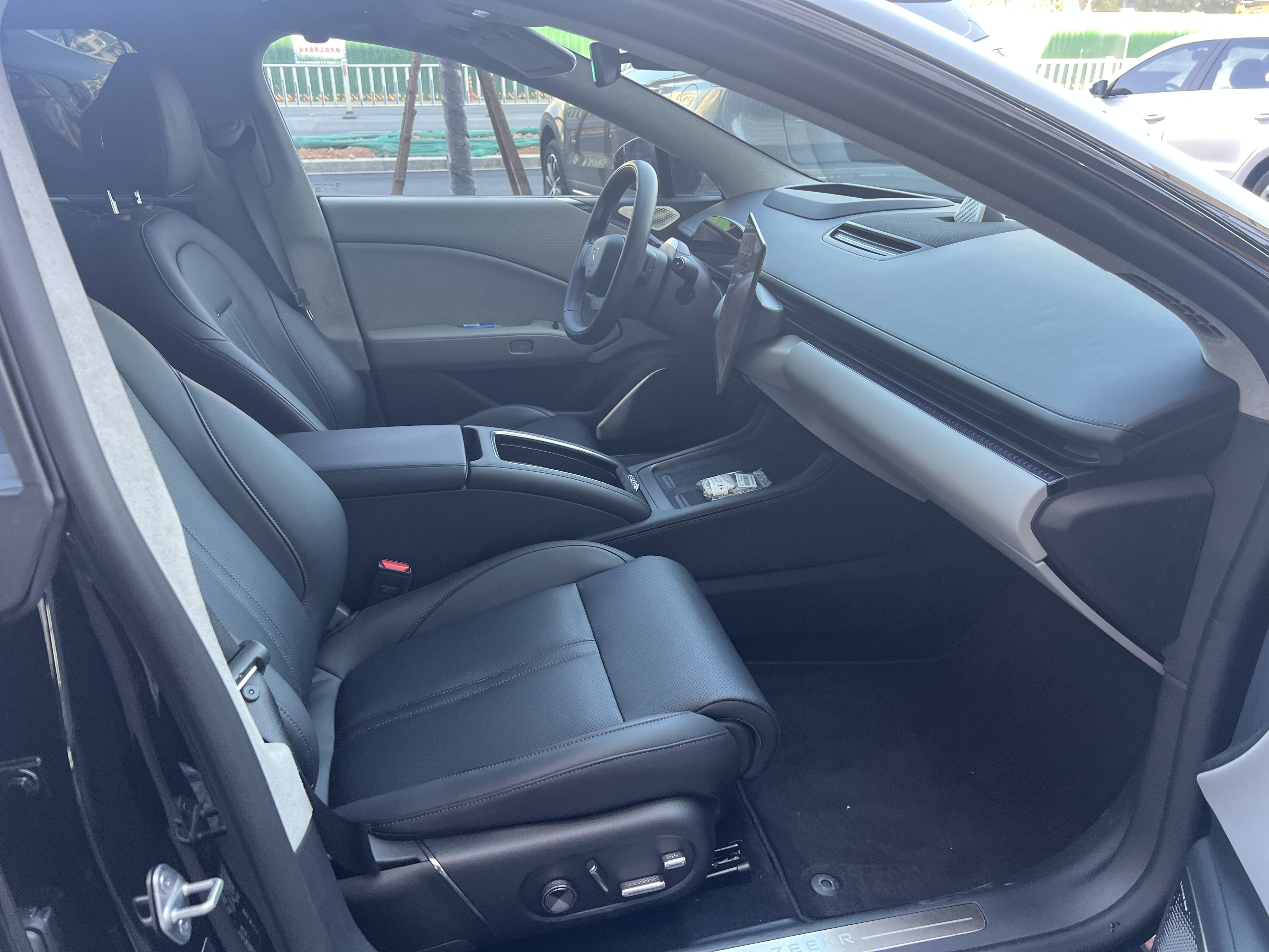 极氪 极氪007 2024 汽车图片 #9