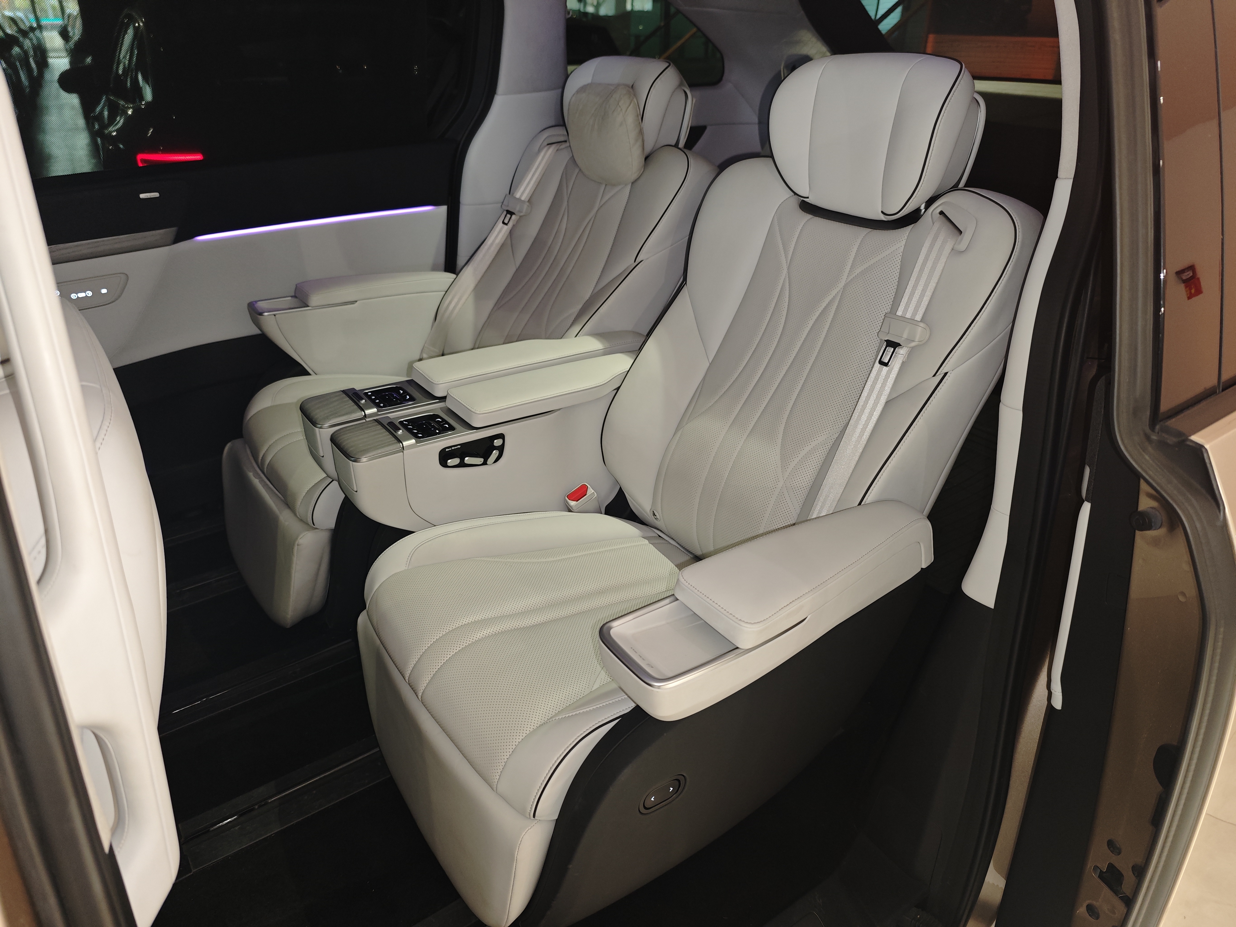 Xpeng X9 2024 #9 Xpeng X9 2024 immagine di auto #9