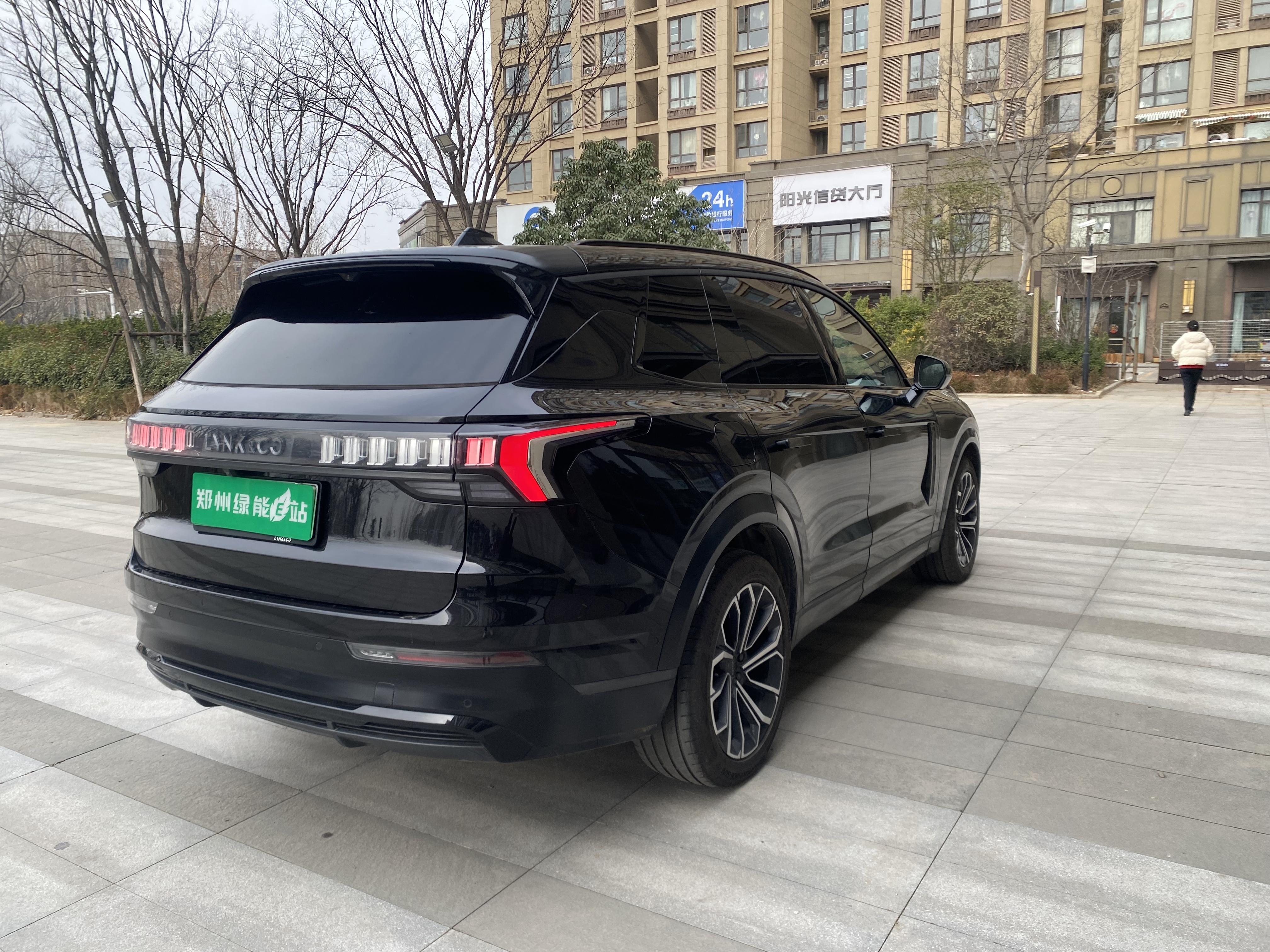 Lynk & Co 09 EM-P 2024 car image #9