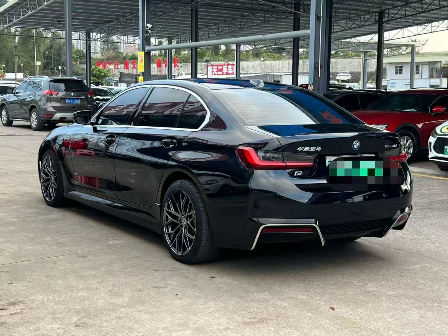 BMW i5 2024 car image #9