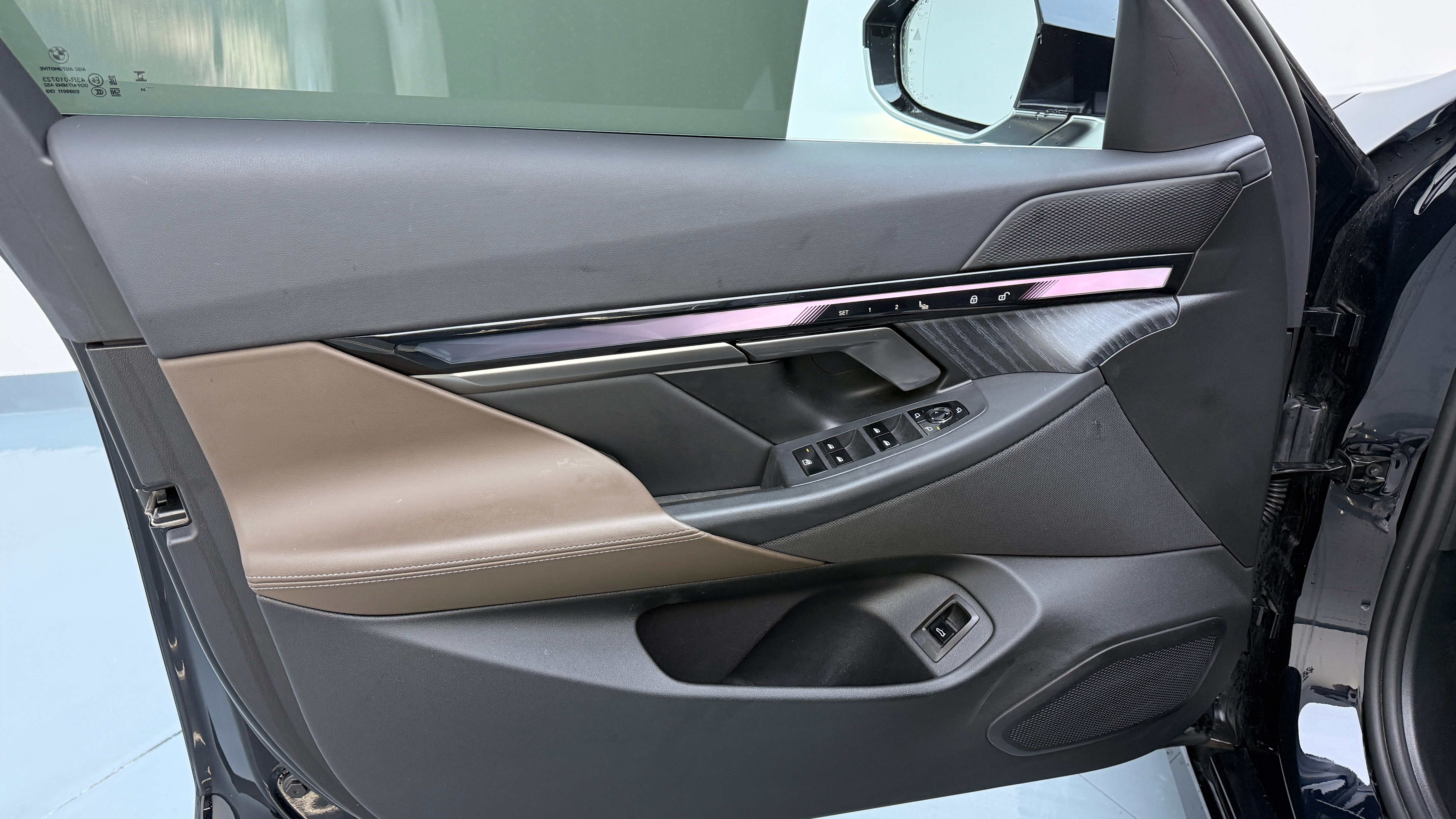 BMW i5 2024 car image #9