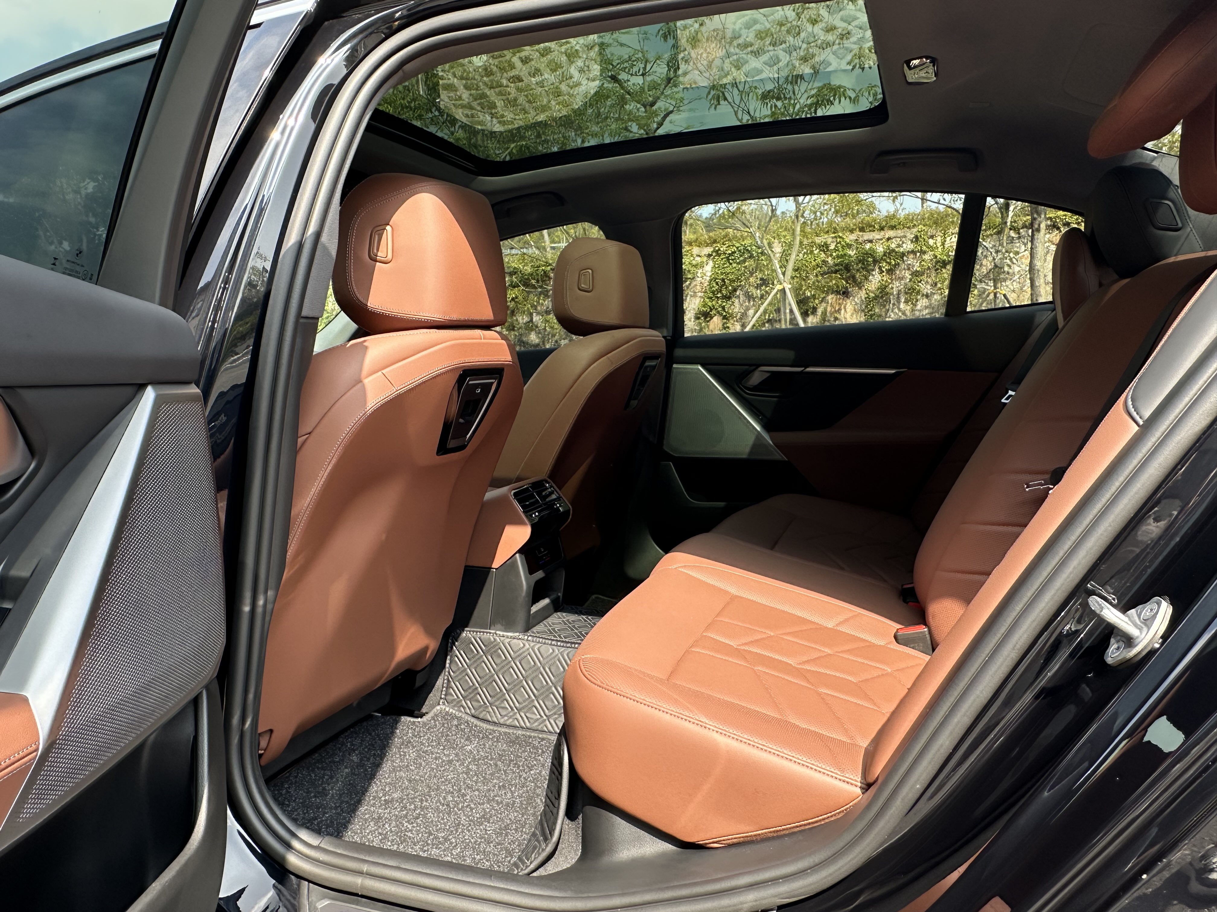 BMW i5 M60 2024 #9 BMW i5 M60 2024 car image #9