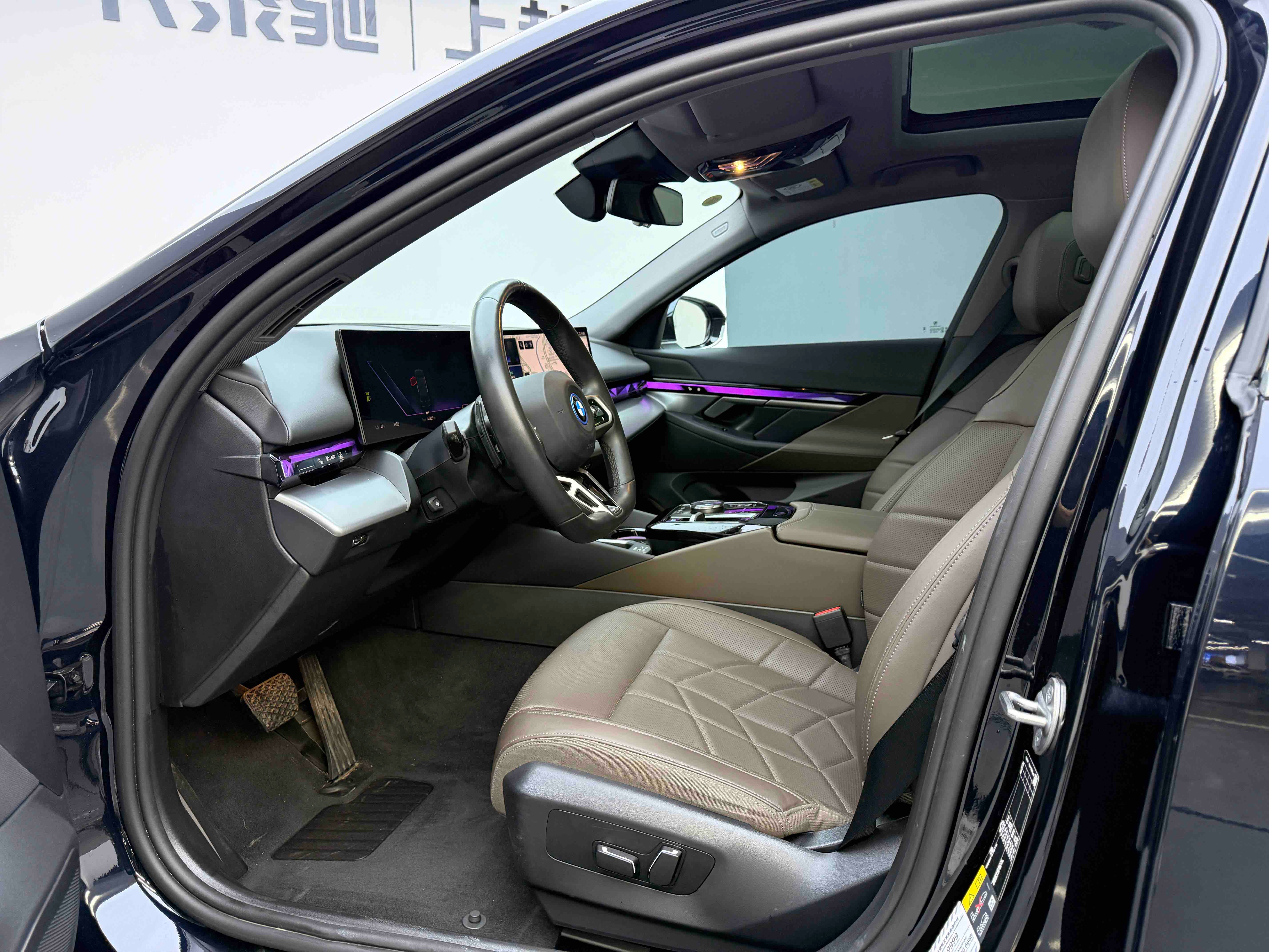 BMW i5 2024 immagine di auto #9