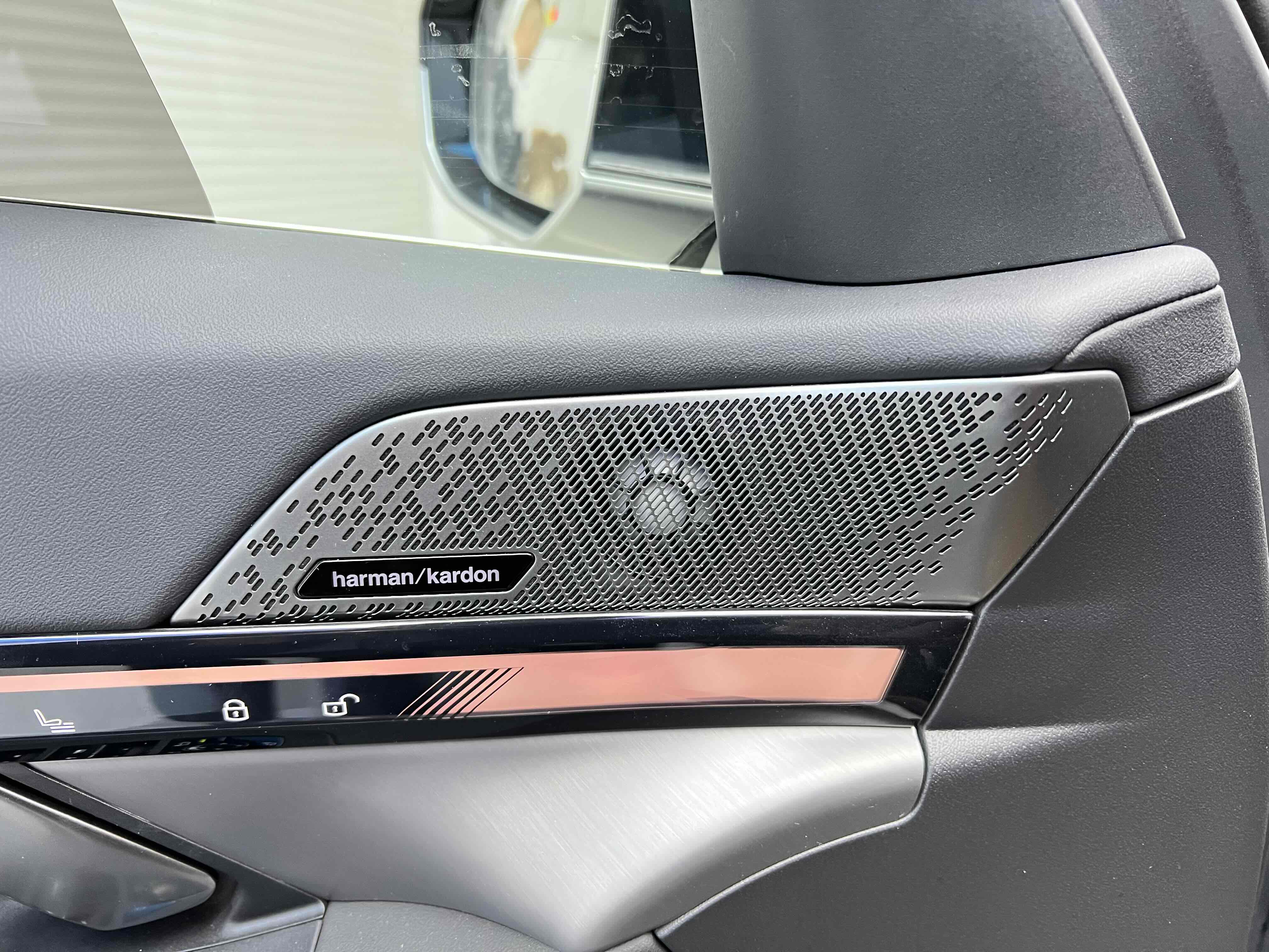 BMW i5 M60 2025 #9 BMW i5 M60 2025 car image #9