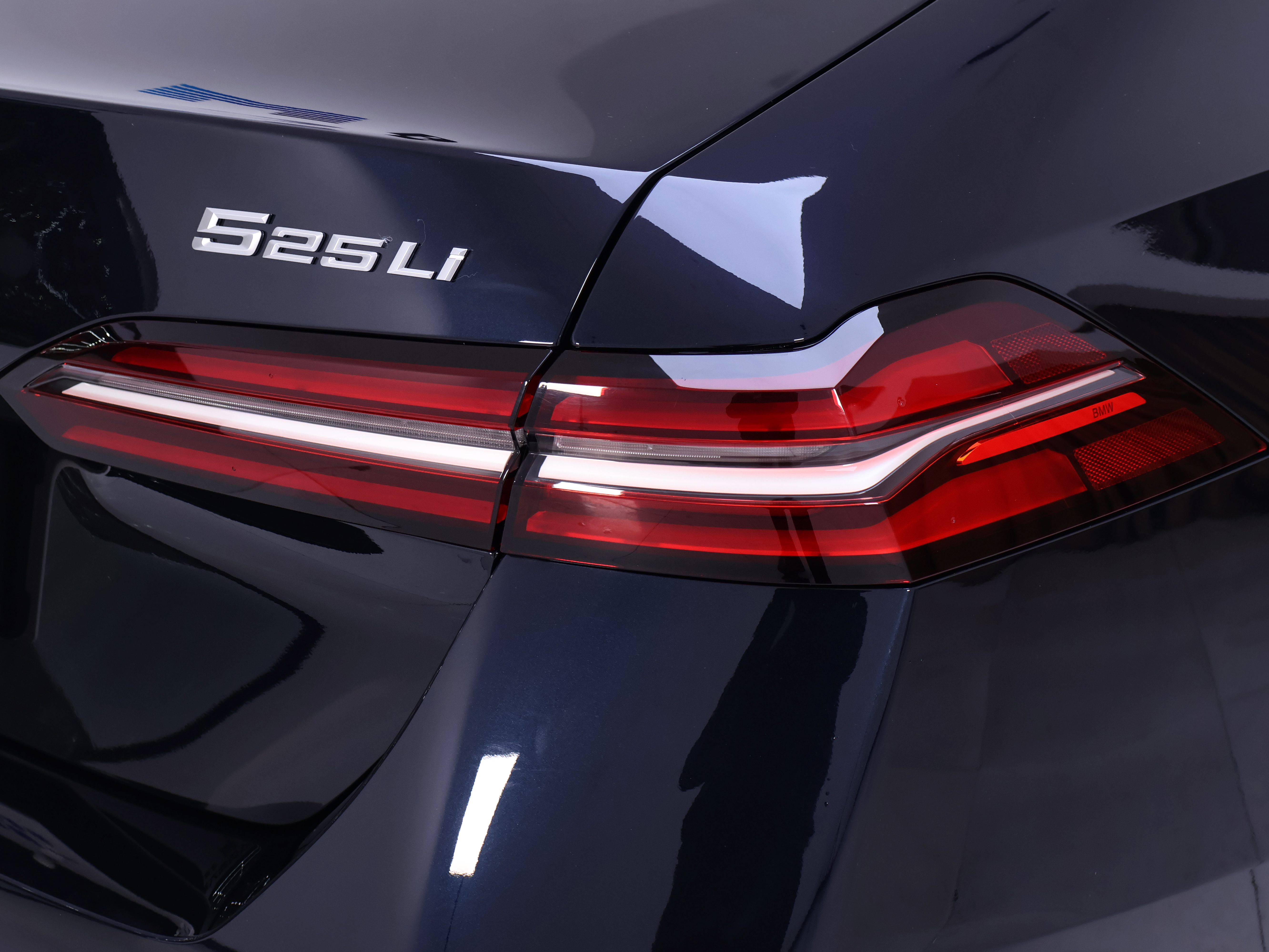 BMW 5 Series 2024 car image #9