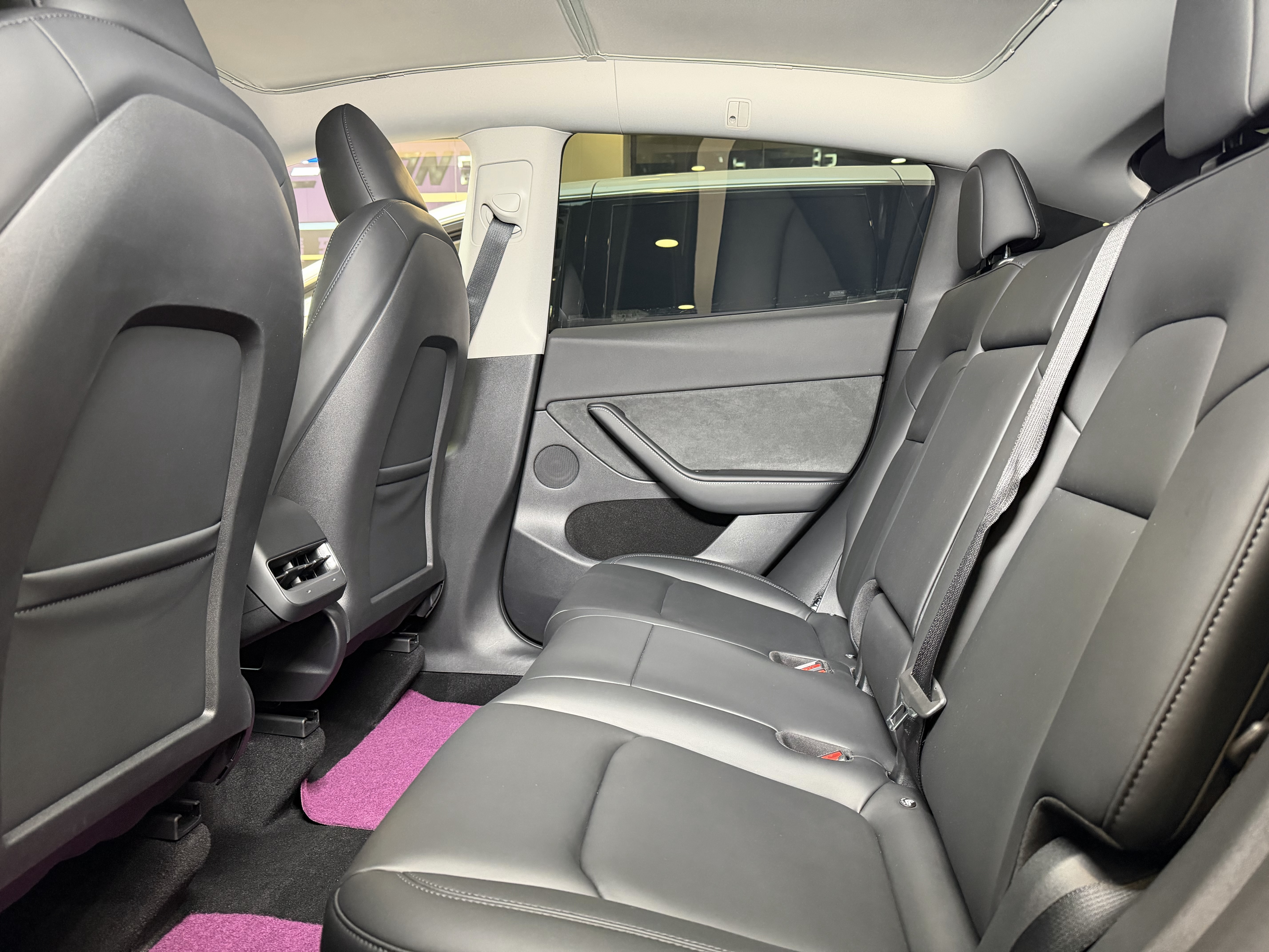 Tesla Model Y 2024 car image #9