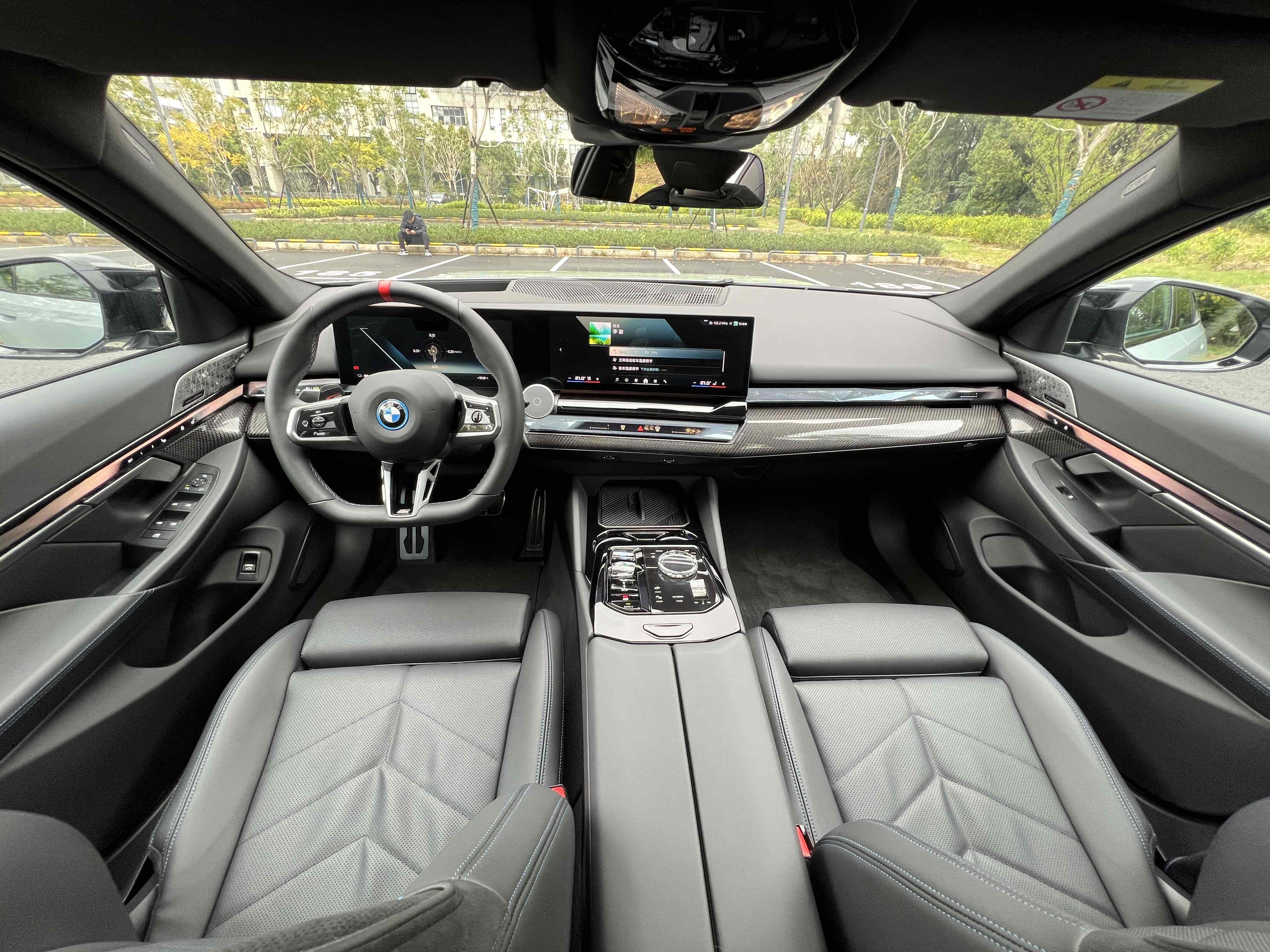 BMW i5 M60 2025 #9 BMW i5 M60 2025 car image #9